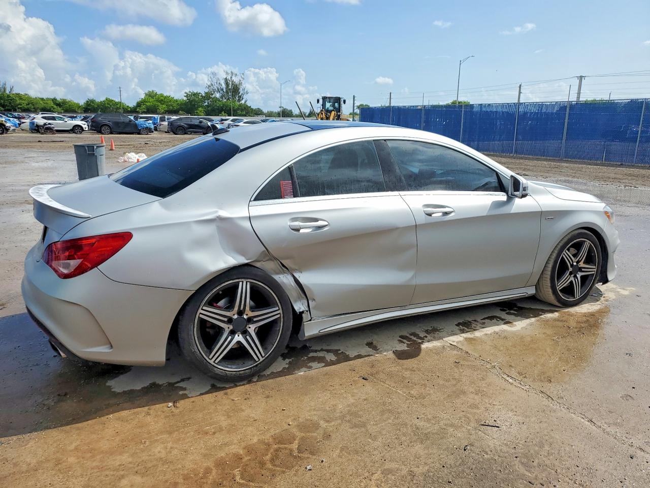 2015 Mercedes-benz Cla 250 Silver vin: WDDSJ4EB2FN225108