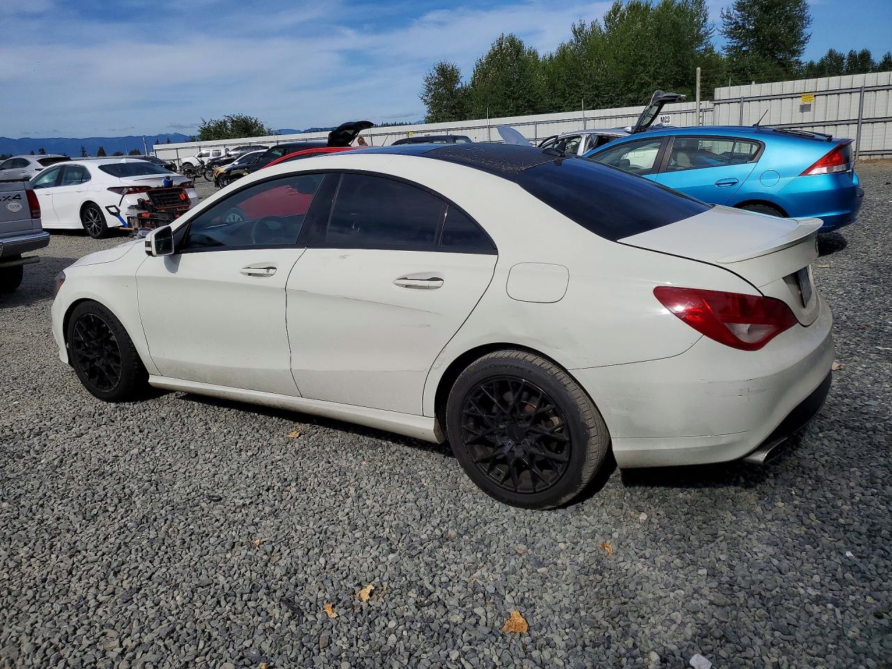 2015 Mercedes-benz Cla 250 White vin: WDDSJ4EB2FN225674