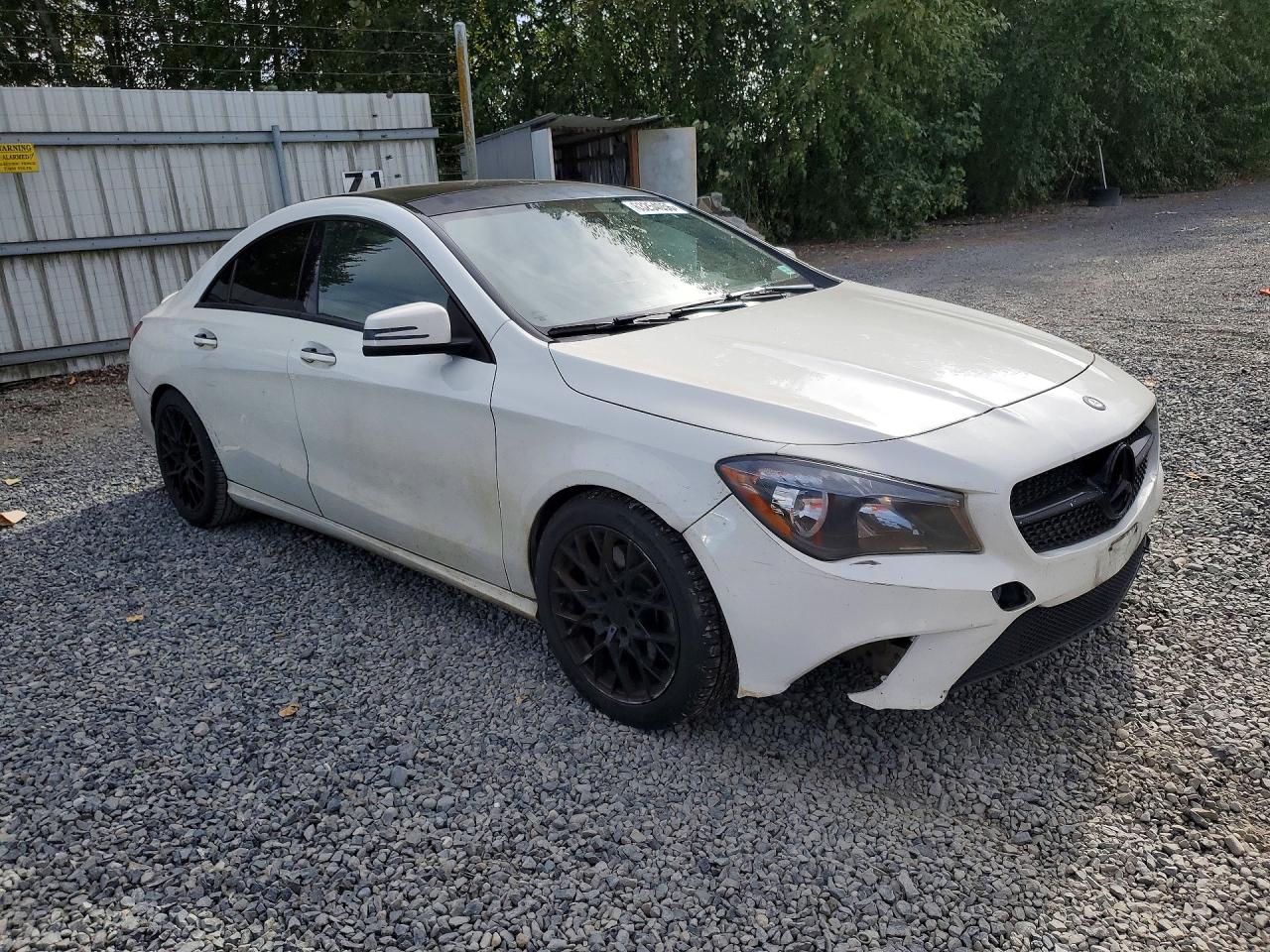 2015 Mercedes-benz Cla 250 White vin: WDDSJ4EB2FN225674
