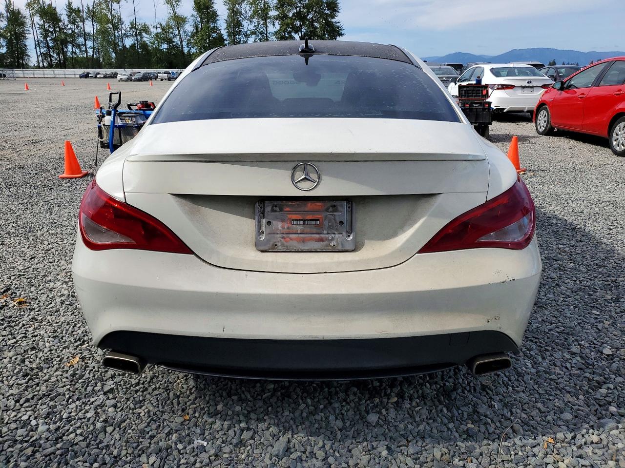 2015 Mercedes-benz Cla 250 White vin: WDDSJ4EB2FN225674