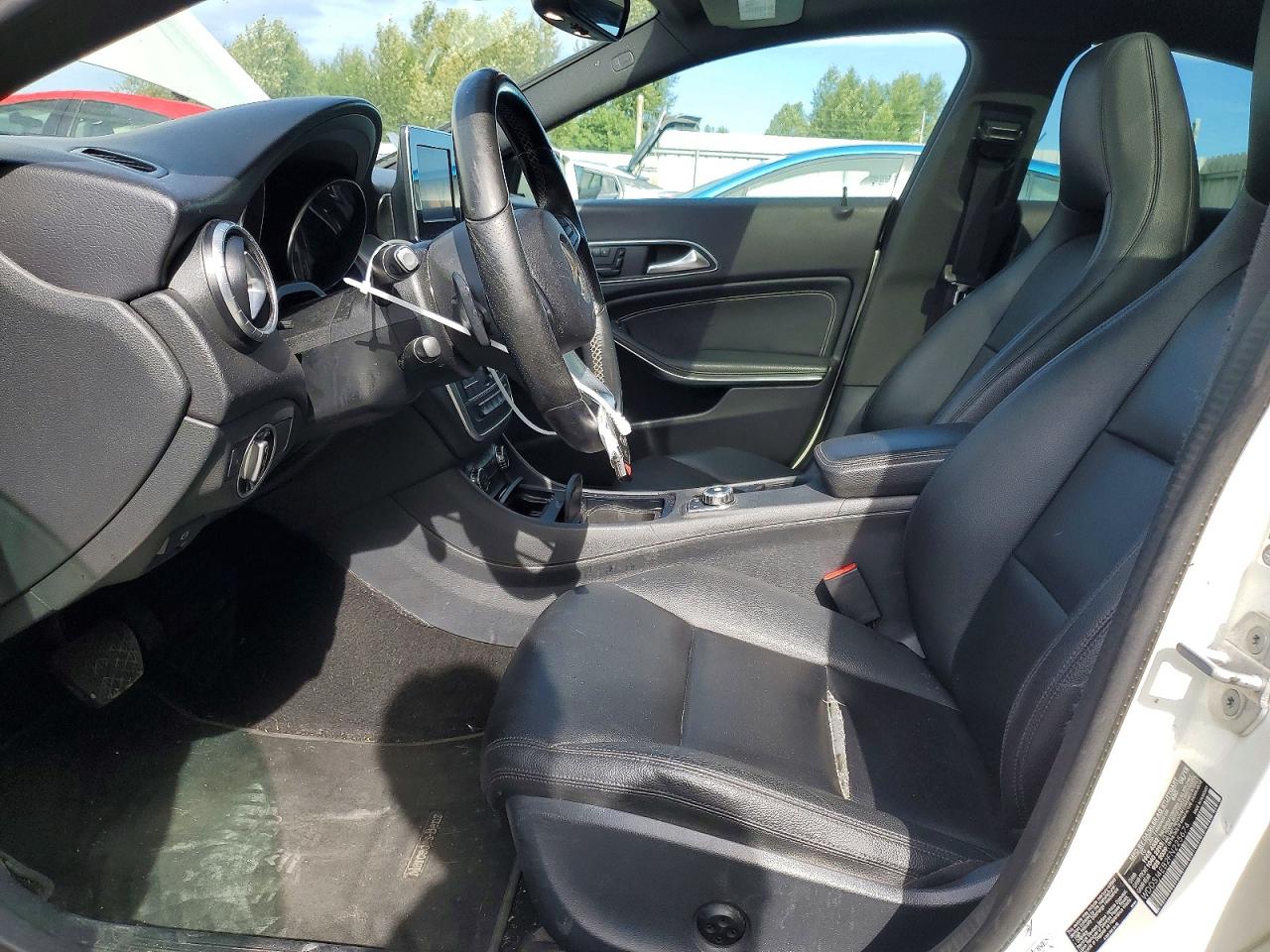 2015 Mercedes-benz Cla 250 White vin: WDDSJ4EB2FN225674