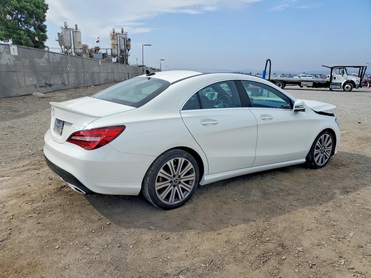 2018 Mercedes-benz Cla 250 White vin: WDDSJ4EB2JN566002
