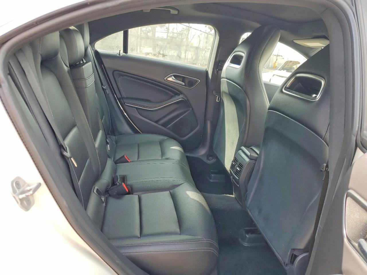 2018 Mercedes-benz Cla 250 White vin: WDDSJ4EB2JN566002