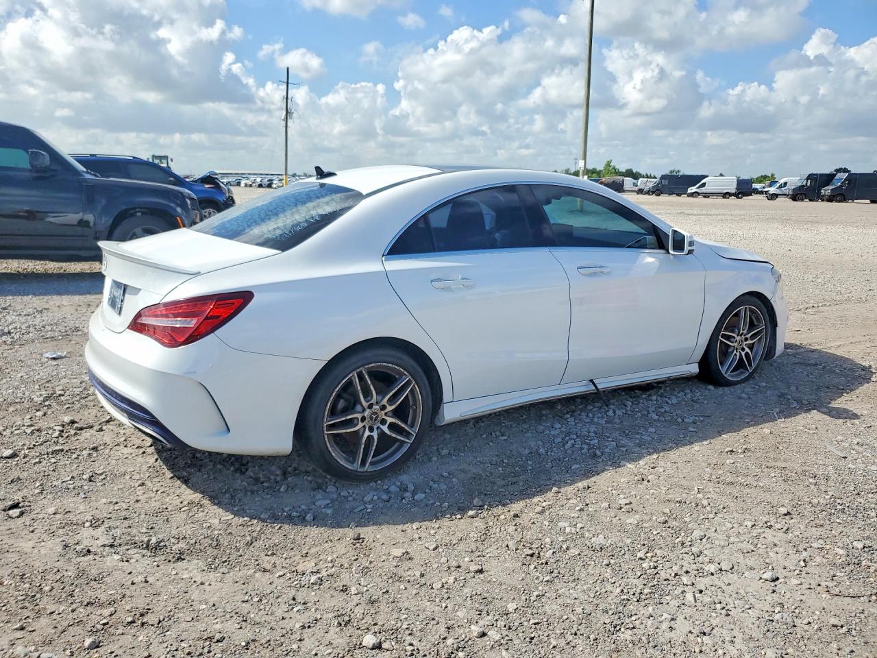 2019 Mercedes-benz Cla 250 White vin: WDDSJ4EB2KN729877