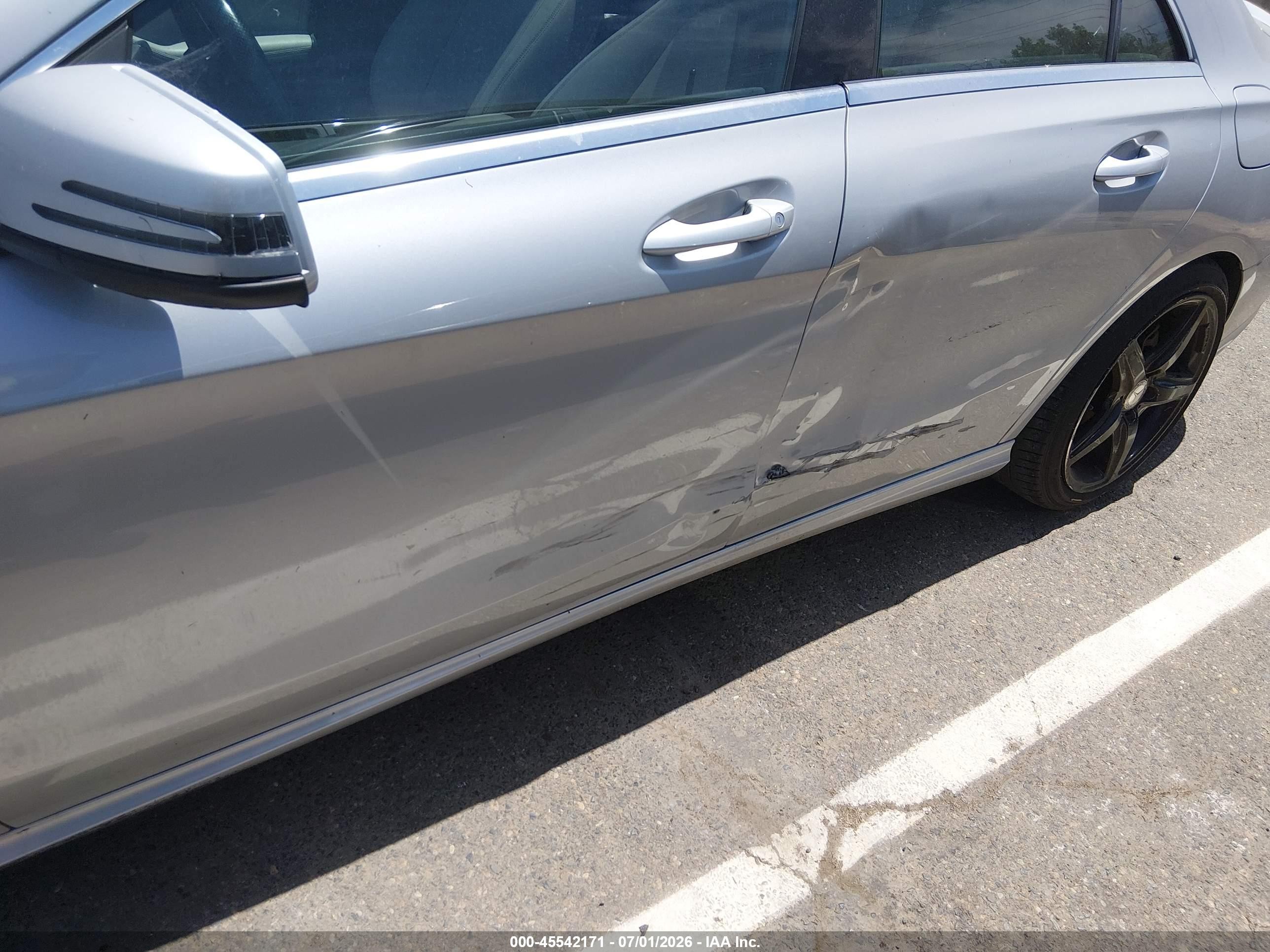 2014 Mercedes-benz Cla 250   Silver vin: WDDSJ4EB3EN038443