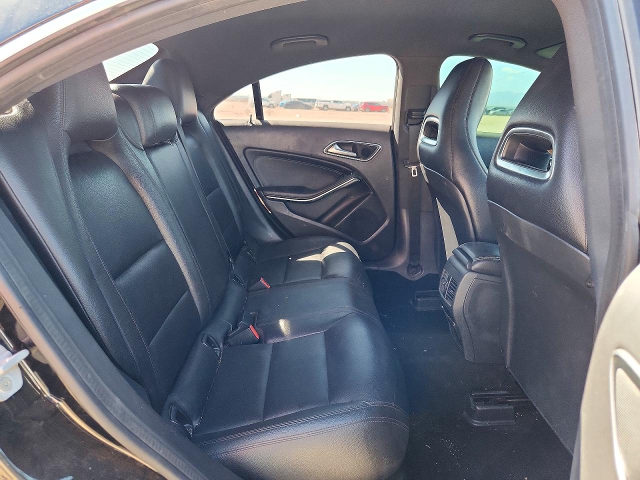 2014 Mercedes-benz Cla 250 Black vin: WDDSJ4EB3EN039897