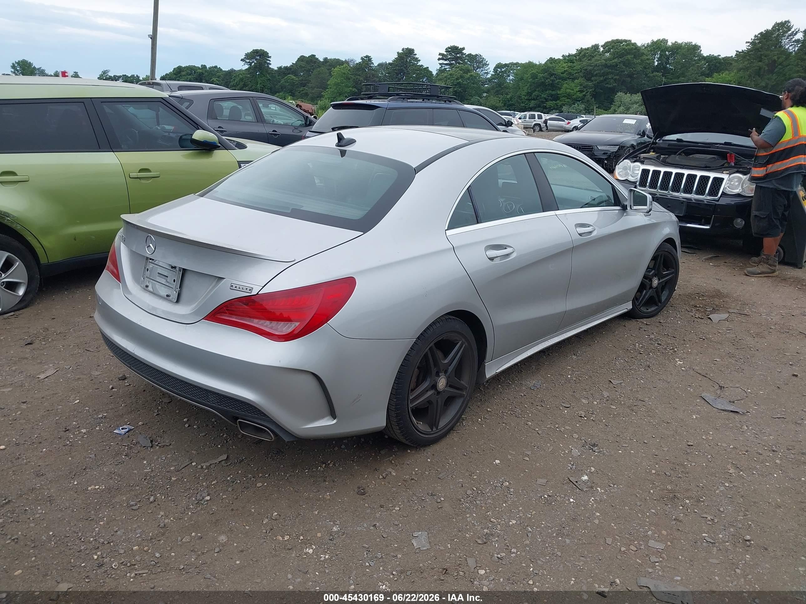 2014 Mercedes-benz Cla 250   Silver vin: WDDSJ4EB3EN040824