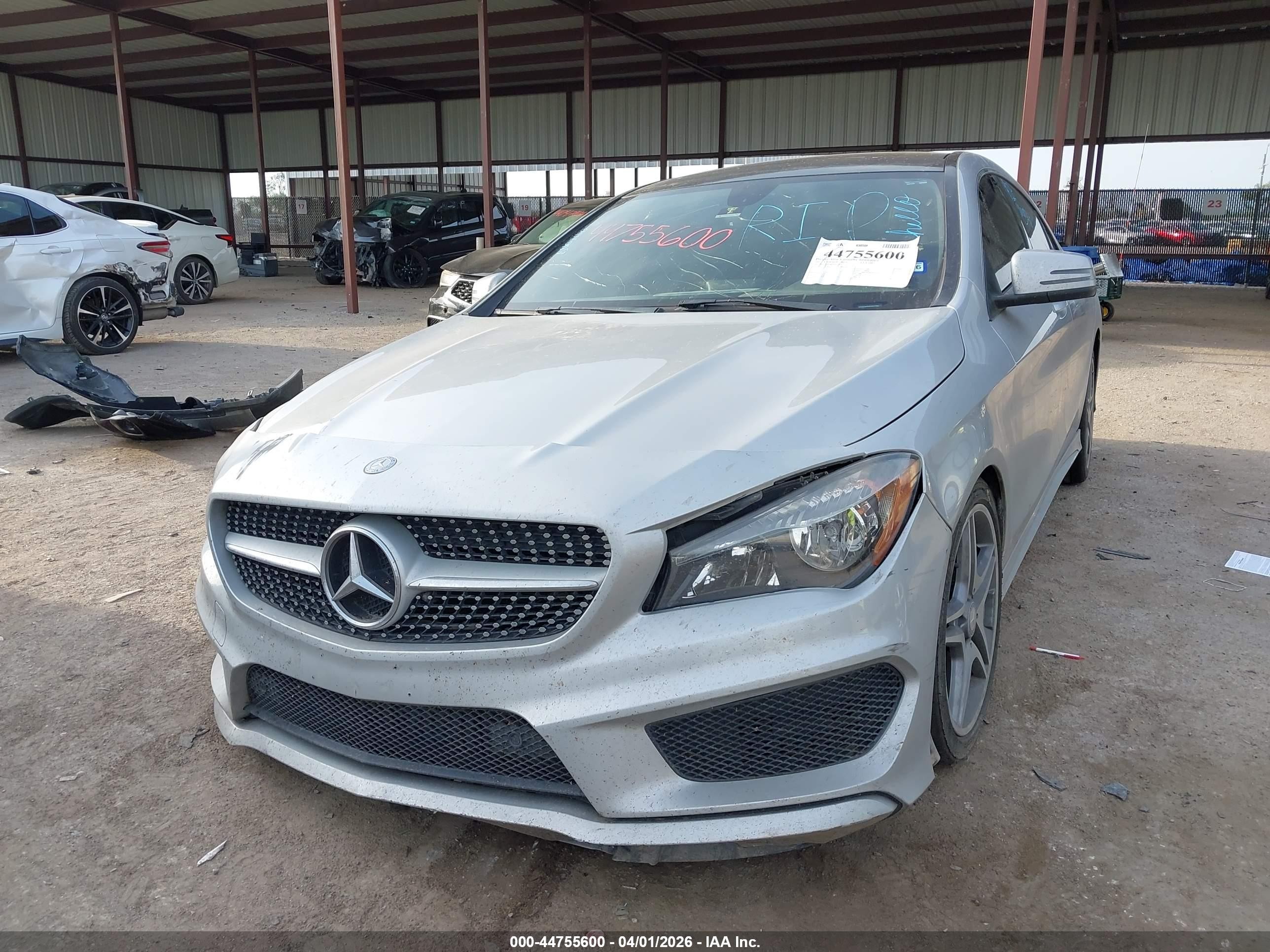 2014 Mercedes-benz Cla 250   Silver vin: WDDSJ4EB3EN049524
