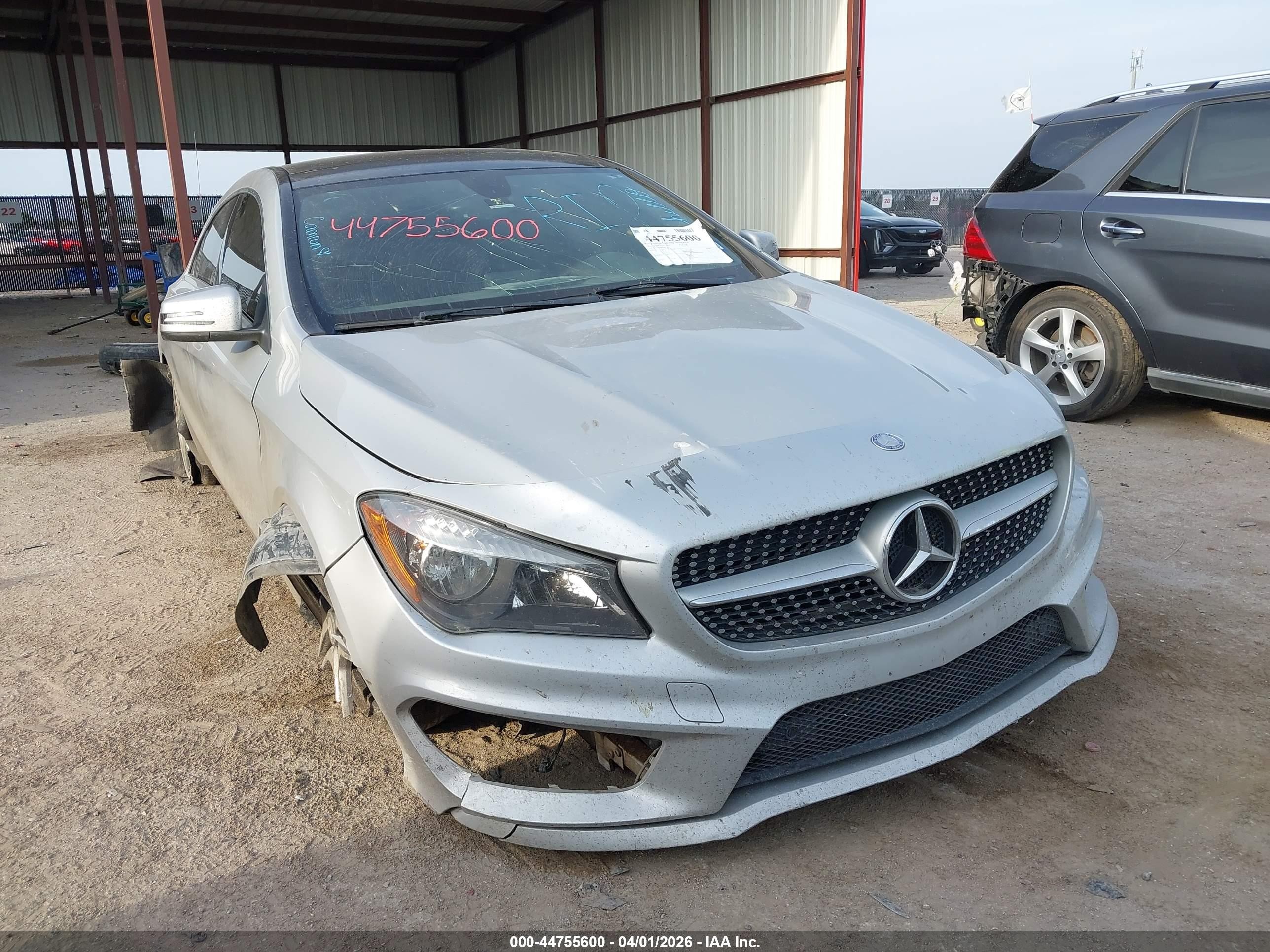 2014 Mercedes-benz Cla 250   Silver vin: WDDSJ4EB3EN049524