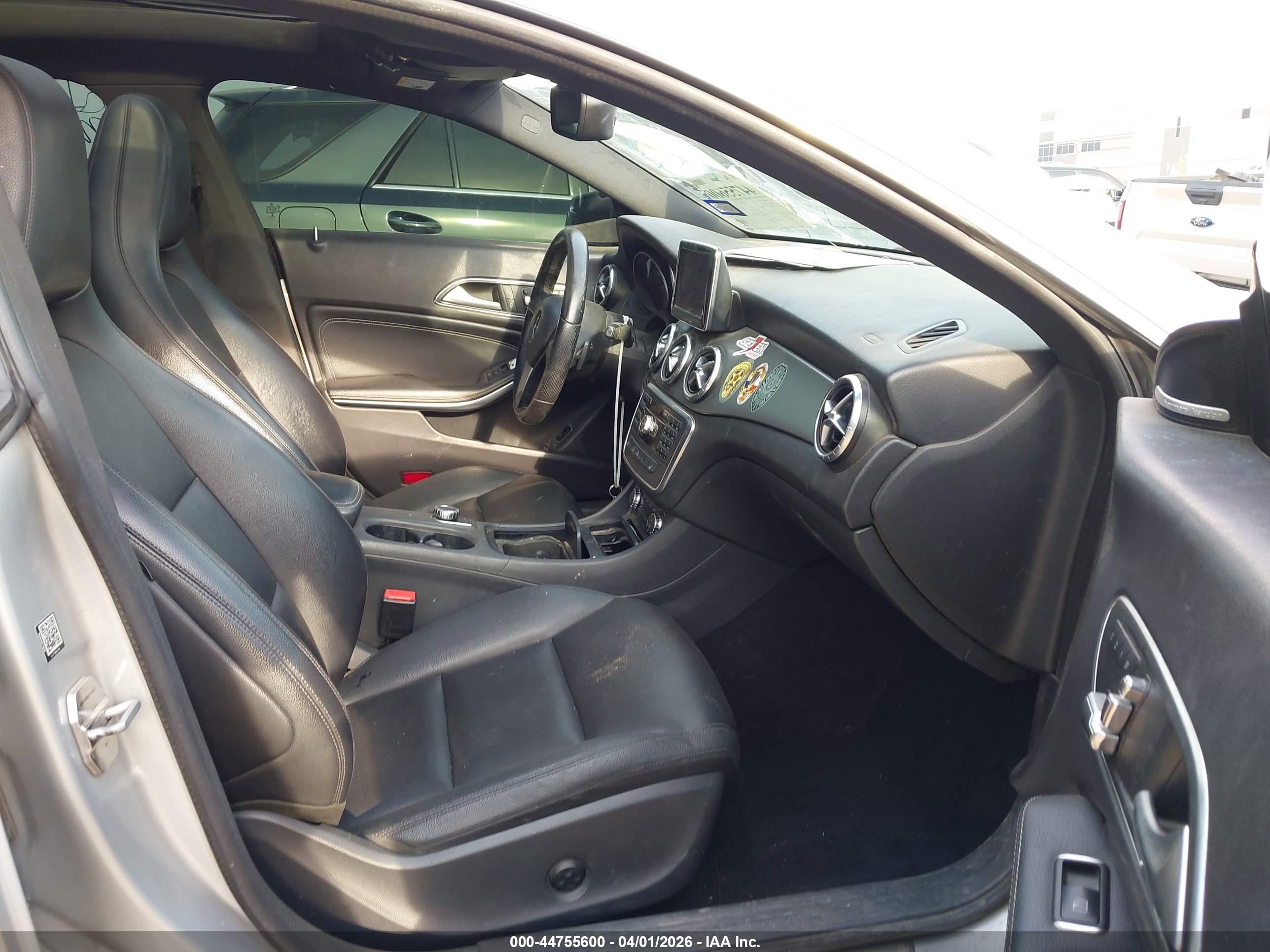 2014 Mercedes-benz Cla 250   Silver vin: WDDSJ4EB3EN049524