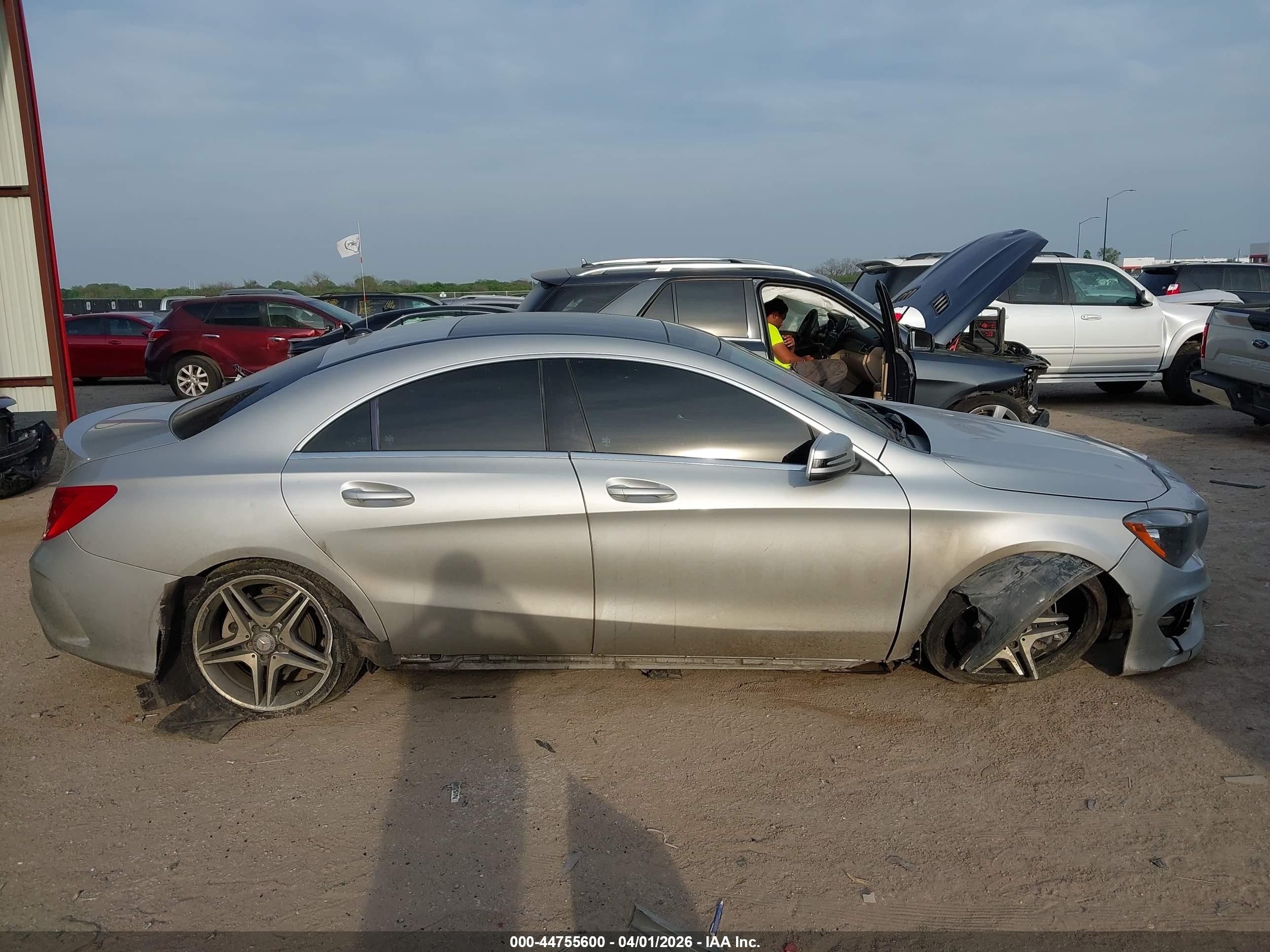 2014 Mercedes-benz Cla 250   Silver vin: WDDSJ4EB3EN049524
