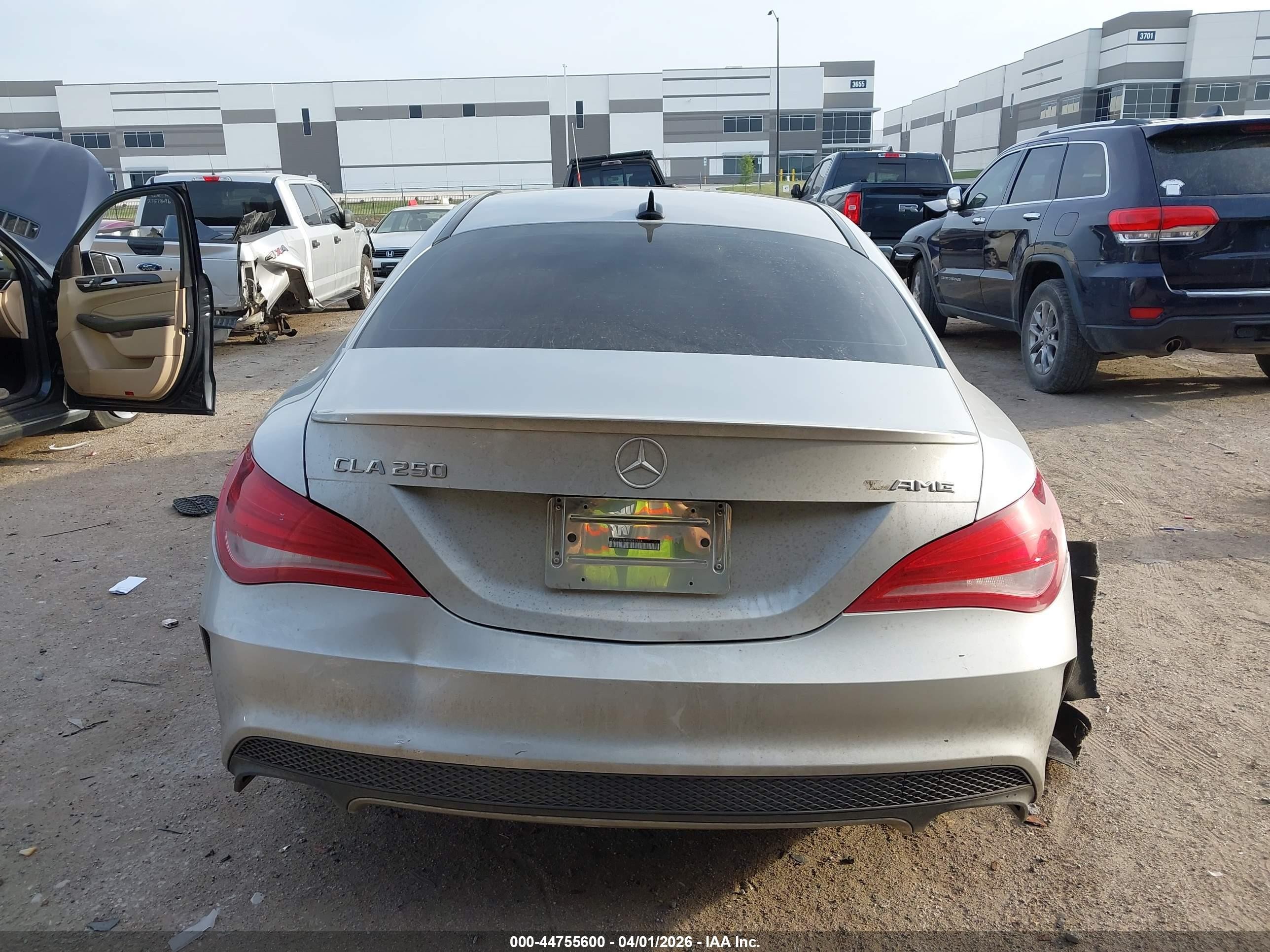 2014 Mercedes-benz Cla 250   Silver vin: WDDSJ4EB3EN049524