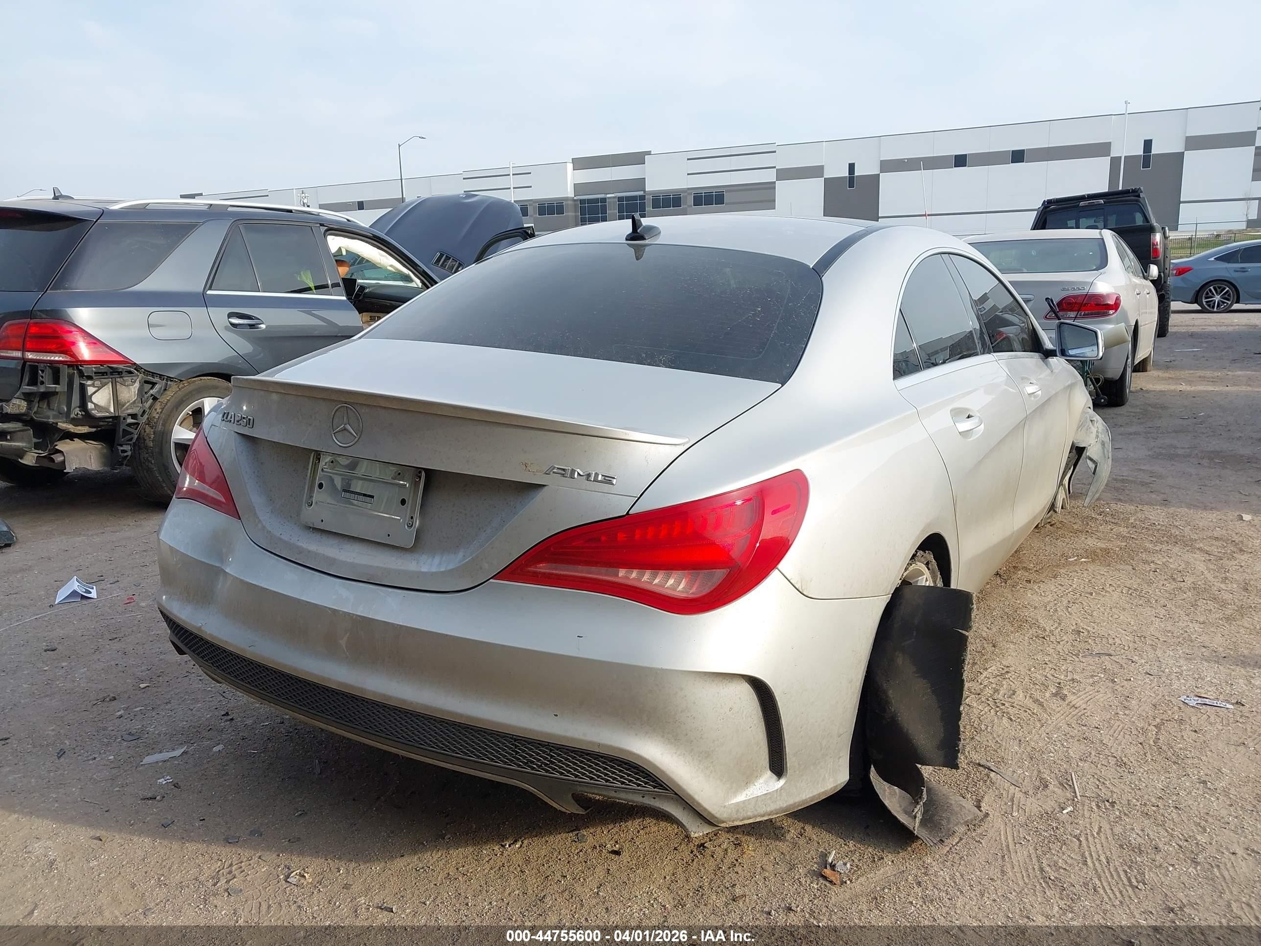 2014 Mercedes-benz Cla 250   Silver vin: WDDSJ4EB3EN049524