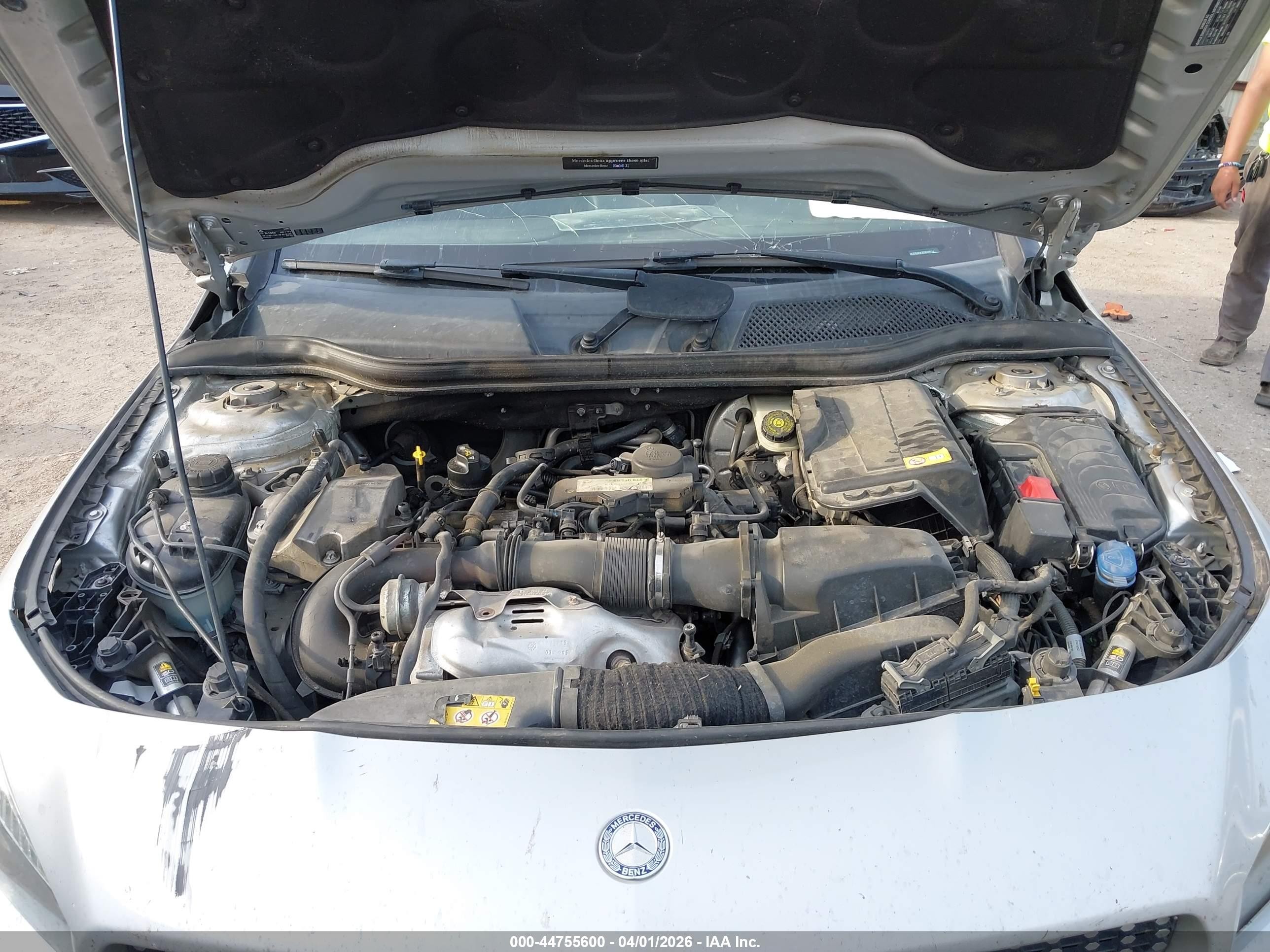 2014 Mercedes-benz Cla 250   Silver vin: WDDSJ4EB3EN049524