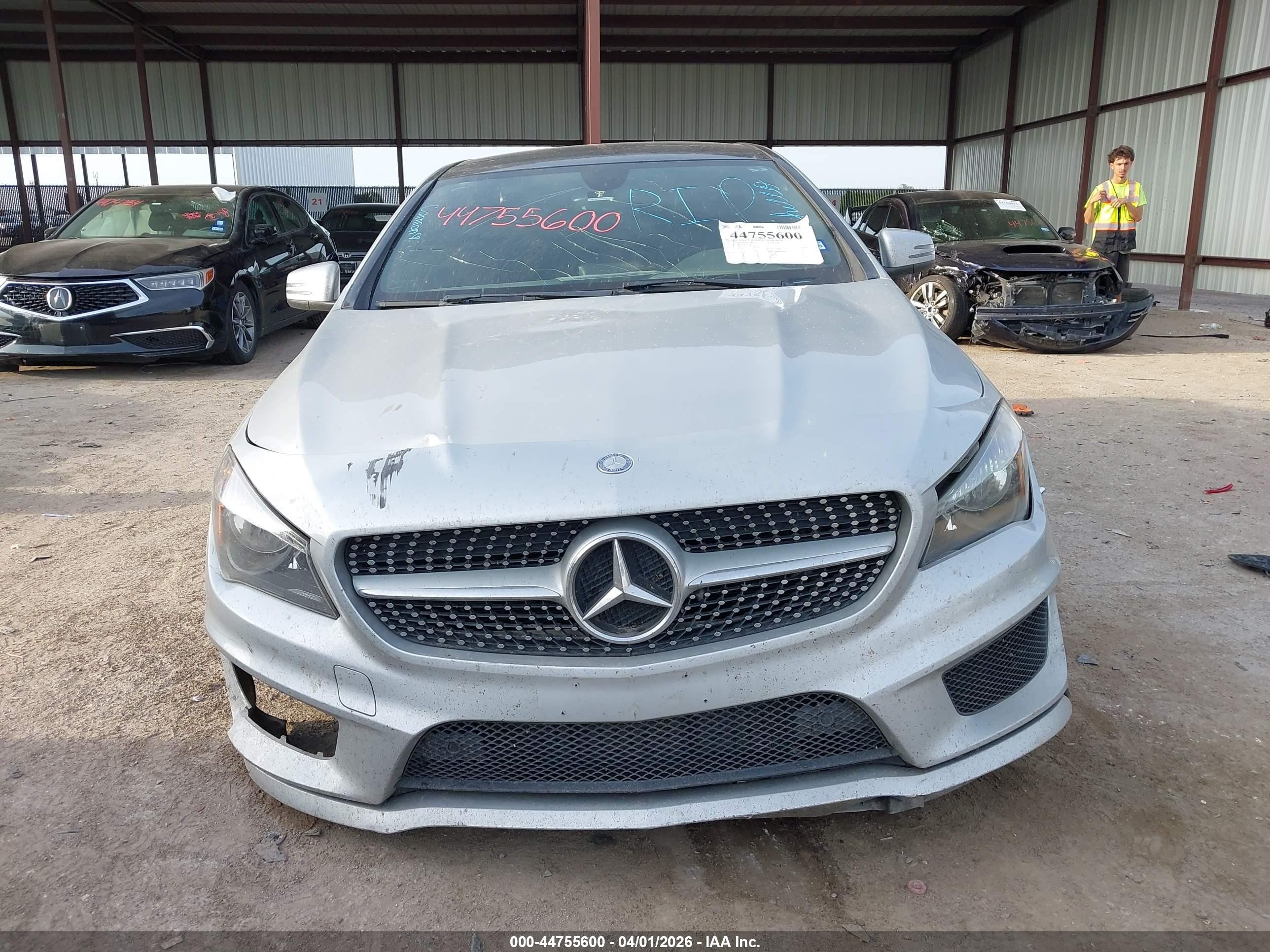2014 Mercedes-benz Cla 250   Silver vin: WDDSJ4EB3EN049524