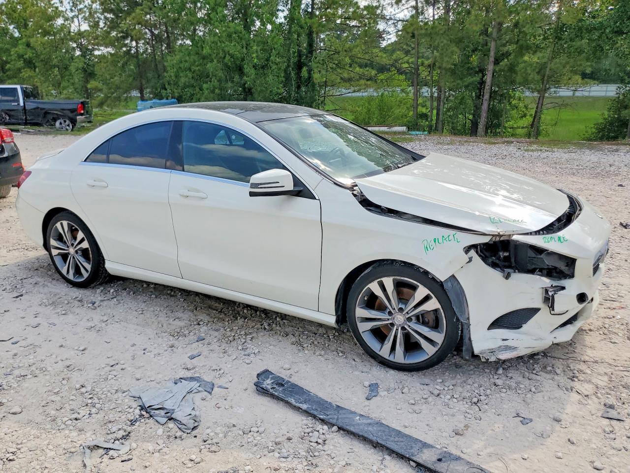 2014 Mercedes-benz Cla White vin: WDDSJ4EB3EN049815