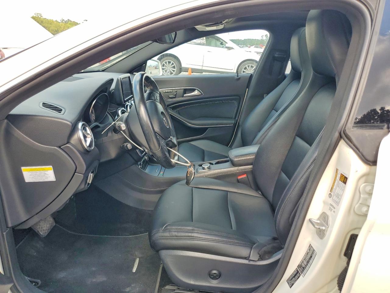 2014 Mercedes-benz Cla White vin: WDDSJ4EB3EN049815