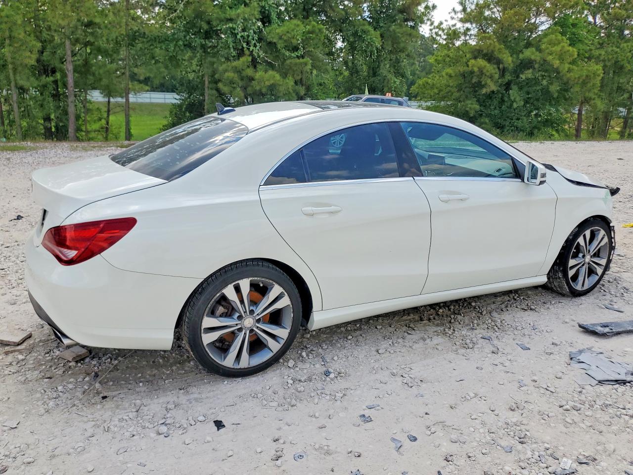 2014 Mercedes-benz Cla White vin: WDDSJ4EB3EN049815