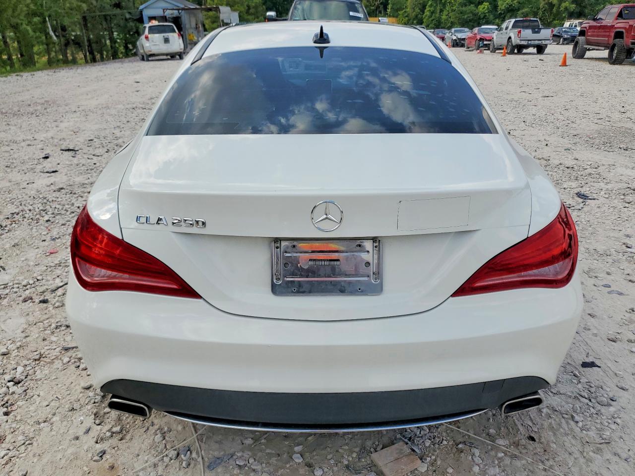 2014 Mercedes-benz Cla White vin: WDDSJ4EB3EN049815