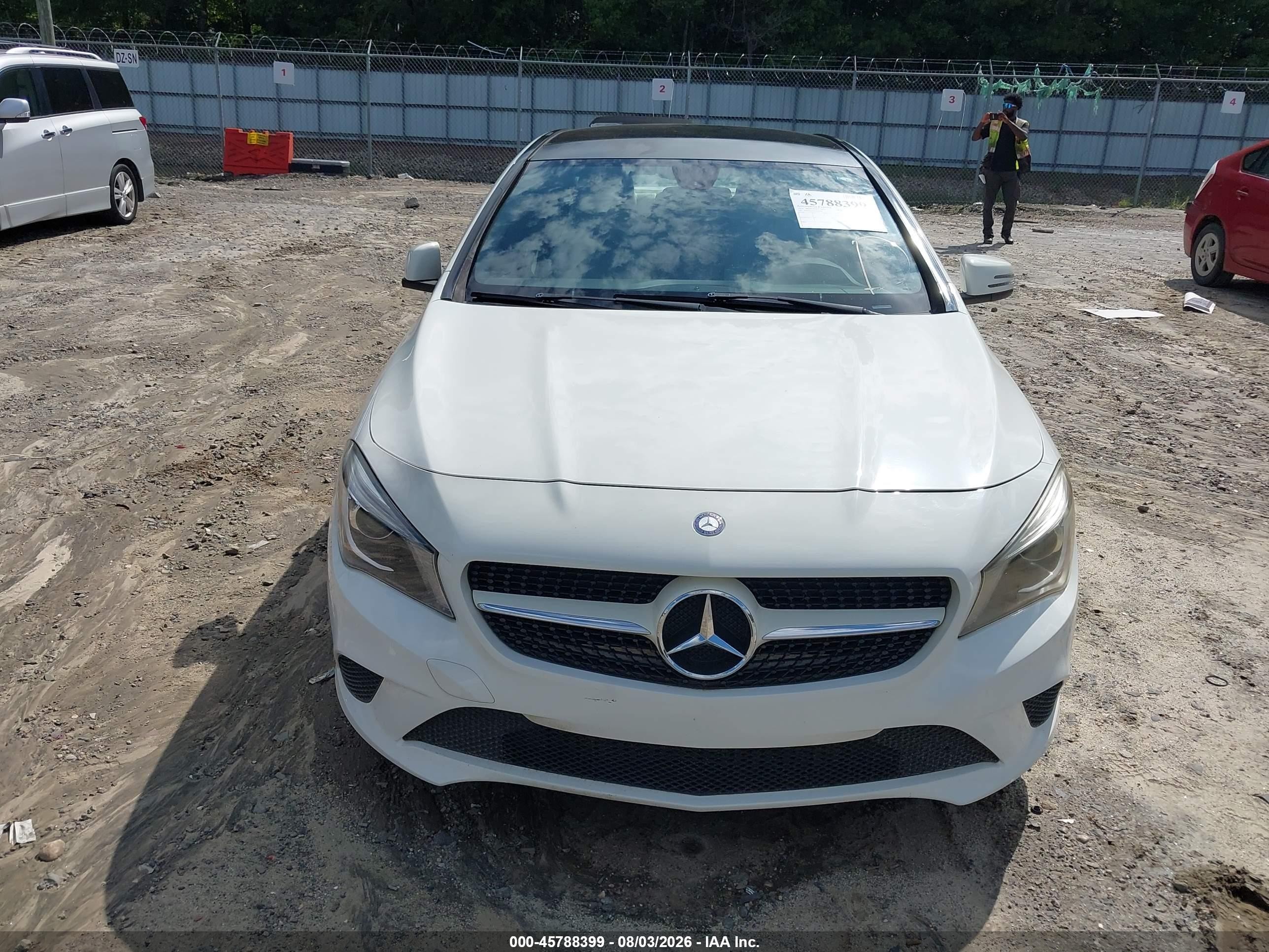 2014 Mercedes-benz Cla 250   White vin: WDDSJ4EB3EN059065