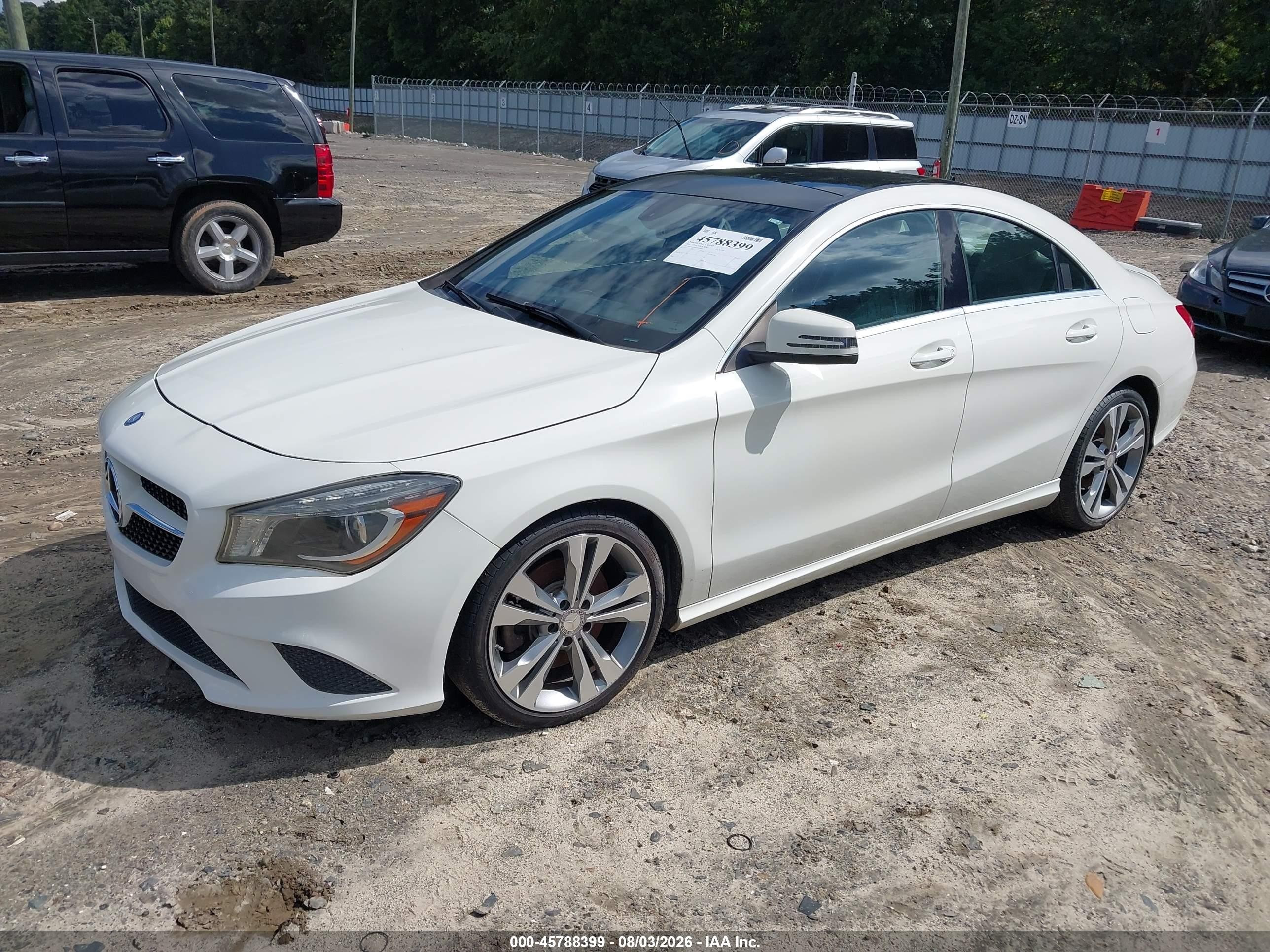 2014 Mercedes-benz Cla 250   White vin: WDDSJ4EB3EN059065