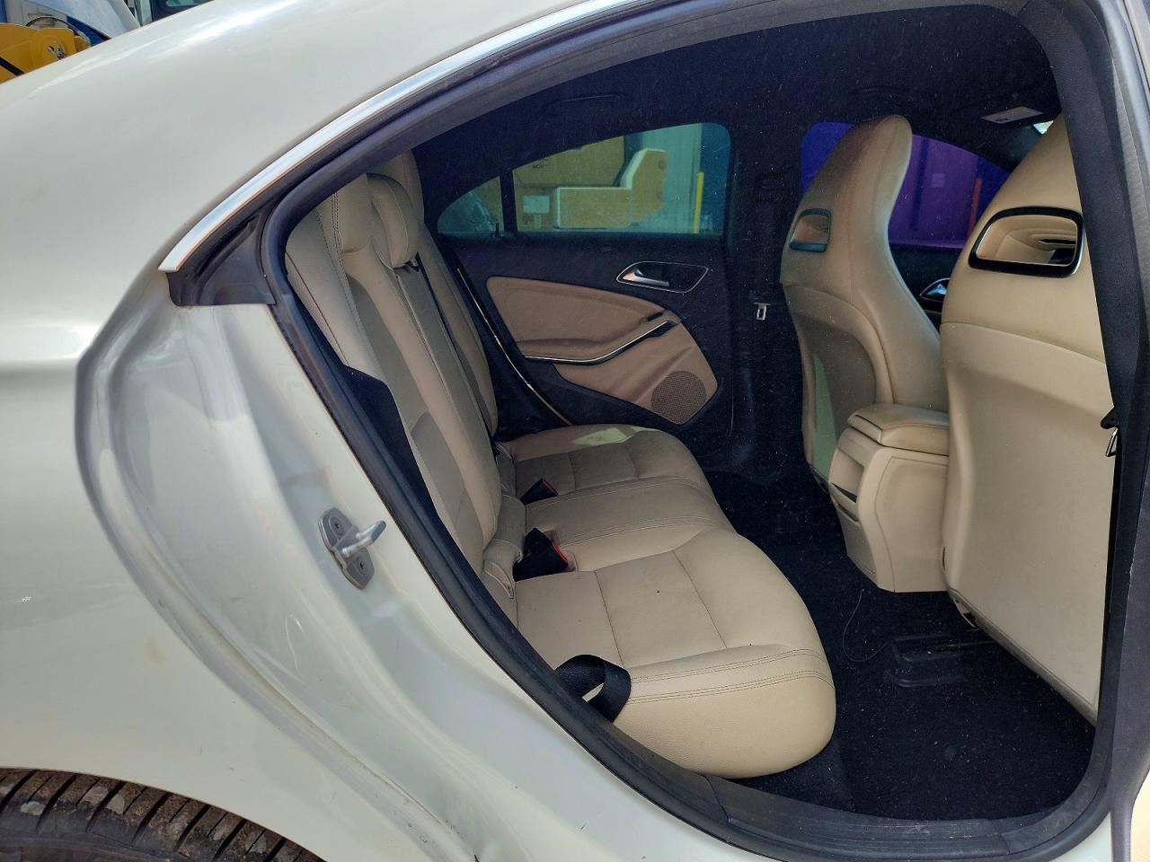 2014 Mercedes-benz Cla 250 White vin: WDDSJ4EB3EN100861