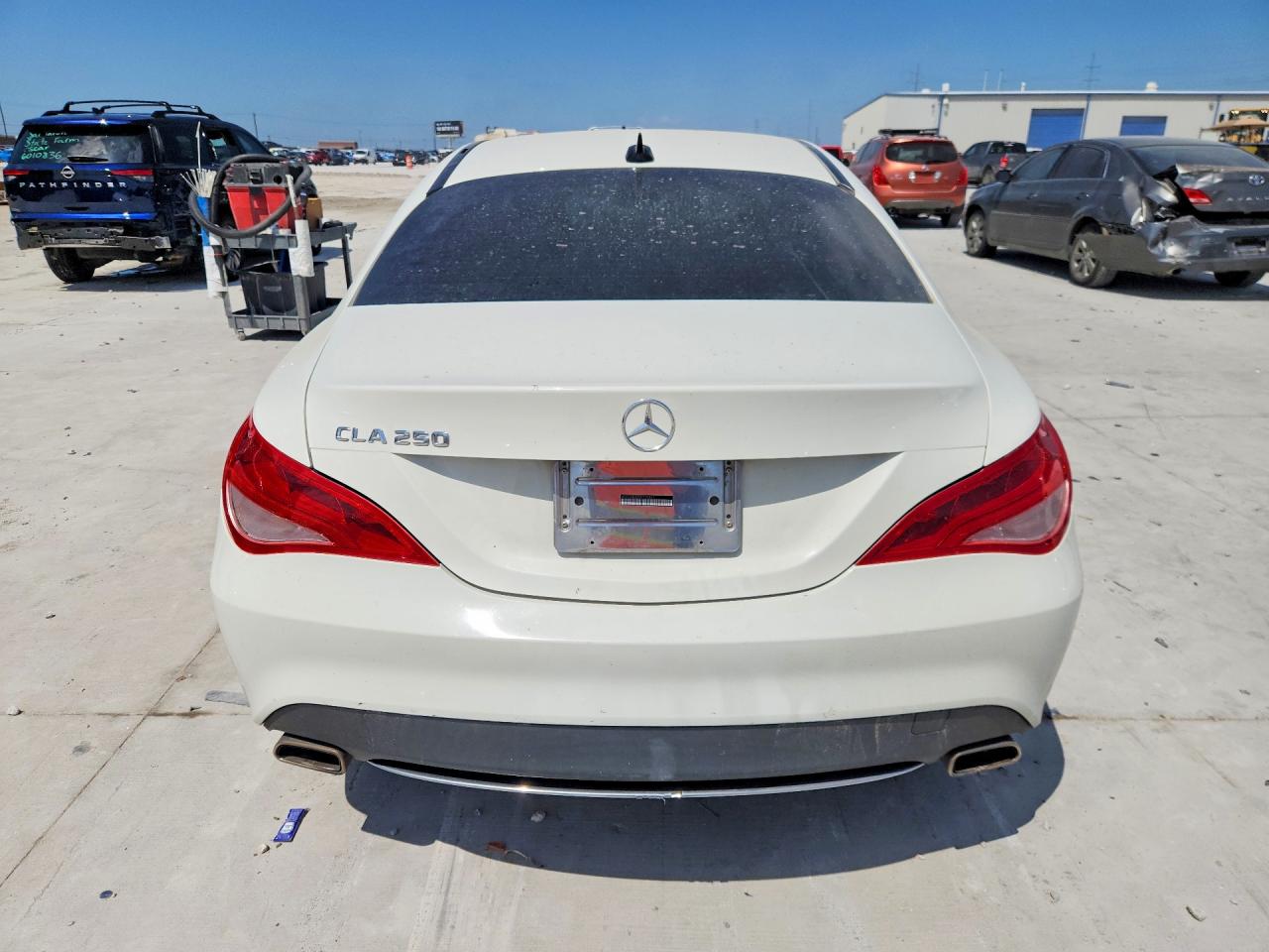 2014 Mercedes-benz Cla 250 White vin: WDDSJ4EB3EN100861