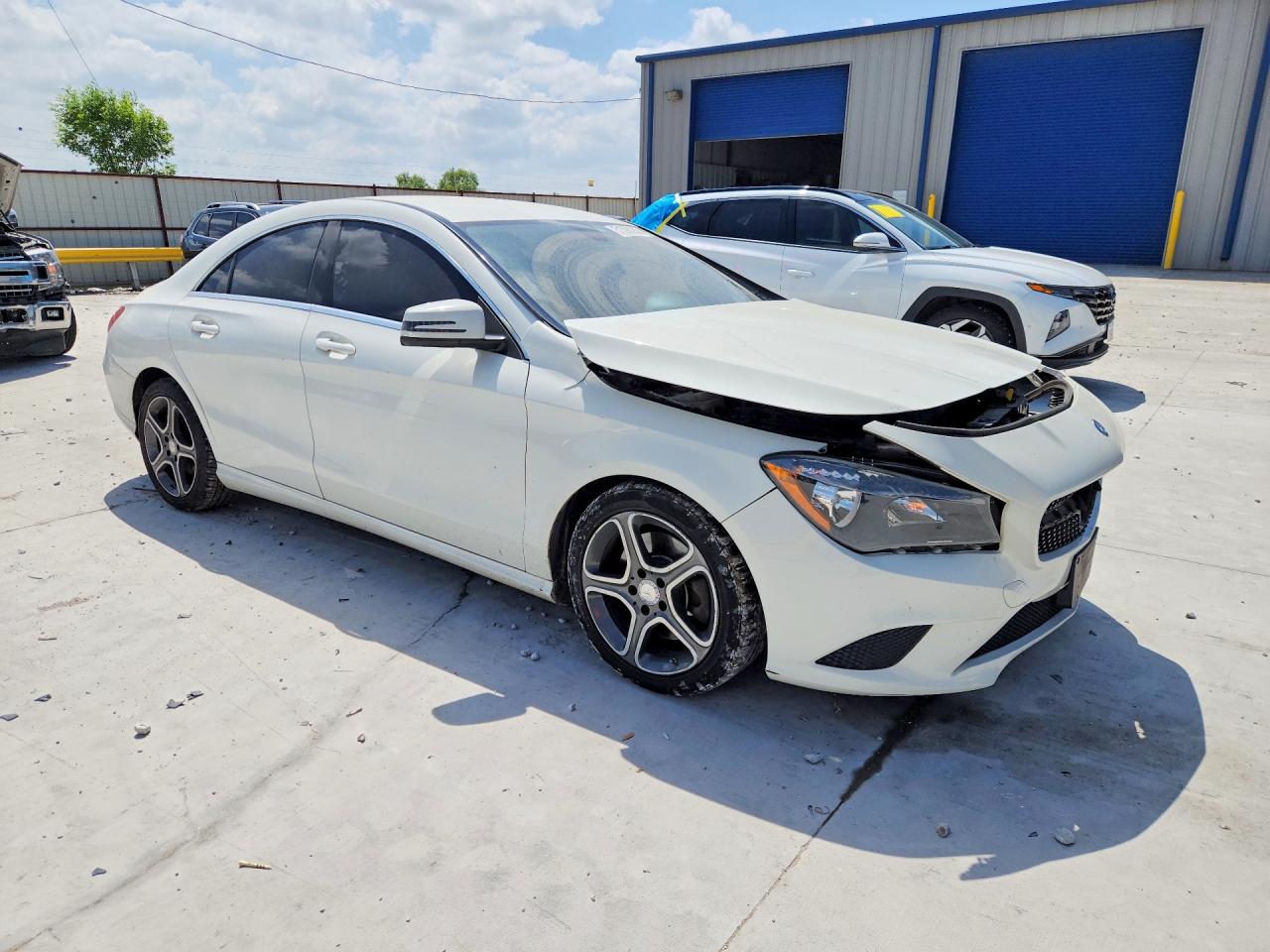 2014 Mercedes-benz Cla 250 White vin: WDDSJ4EB3EN100861