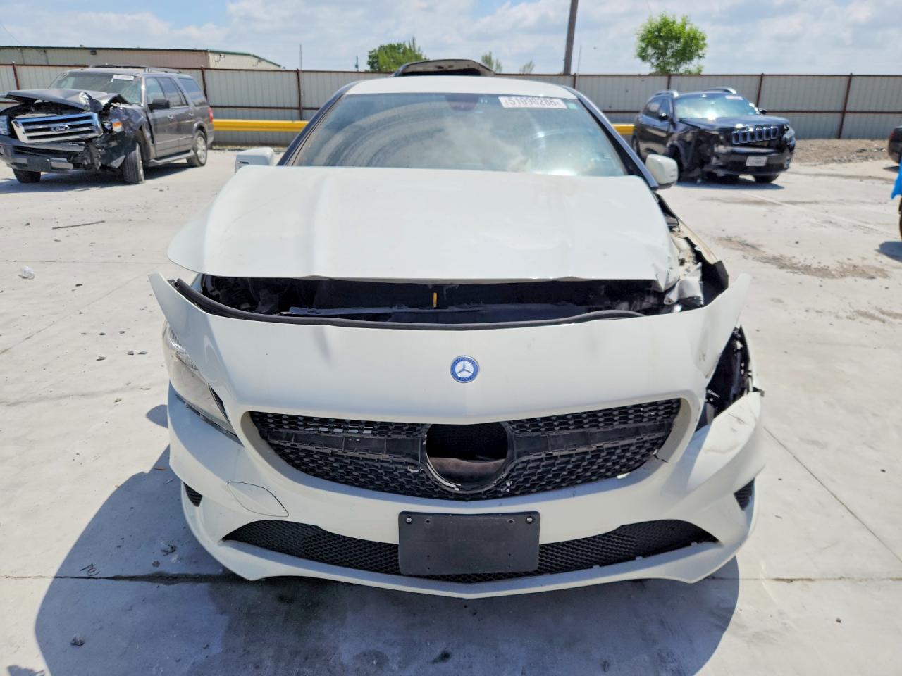 2014 Mercedes-benz Cla 250 White vin: WDDSJ4EB3EN100861