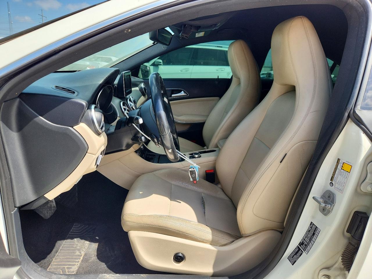 2014 Mercedes-benz Cla 250 White vin: WDDSJ4EB3EN100861