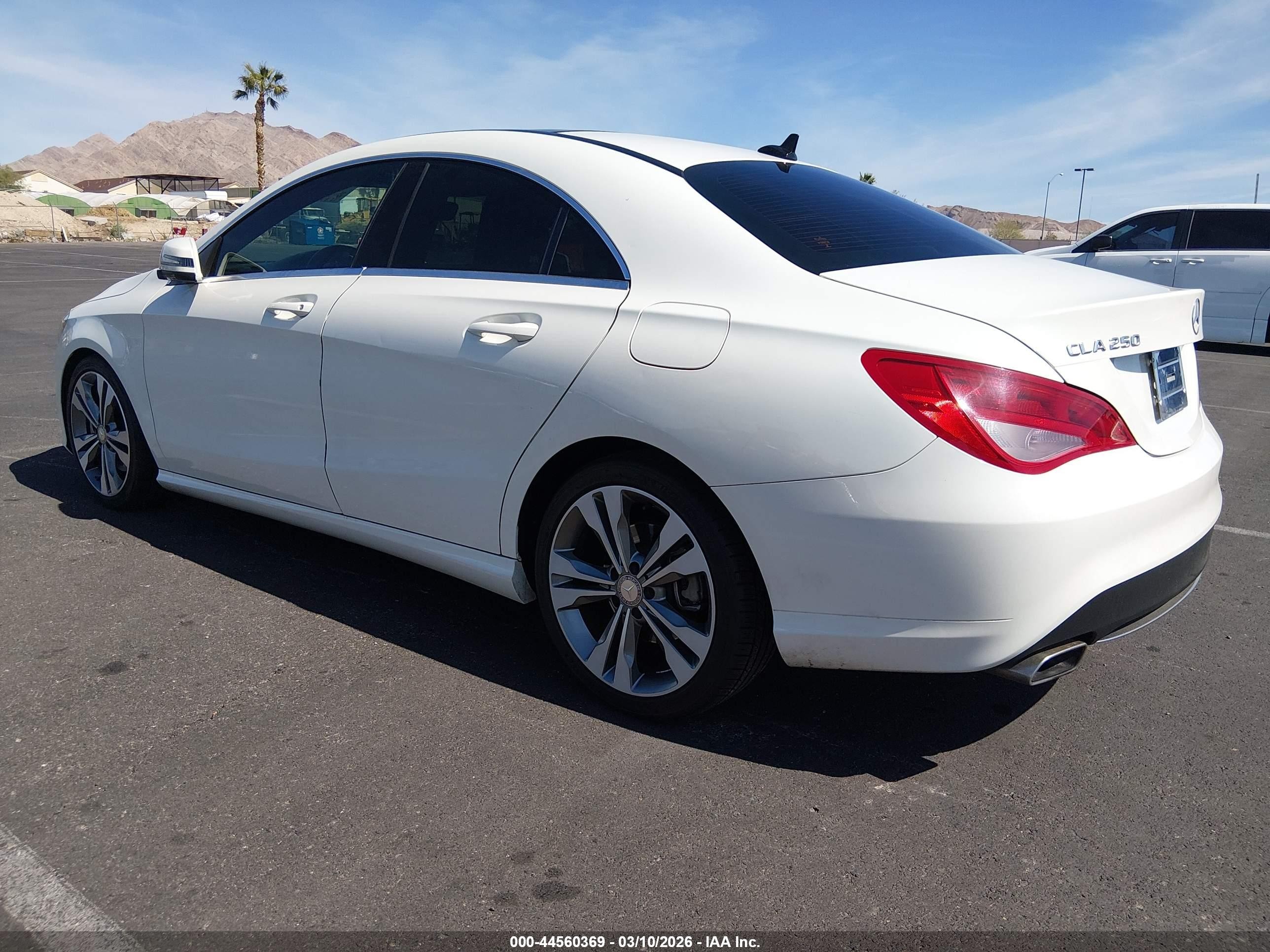 2014 Mercedes-benz Cla 250 Белый vin: WDDSJ4EB3EN103596