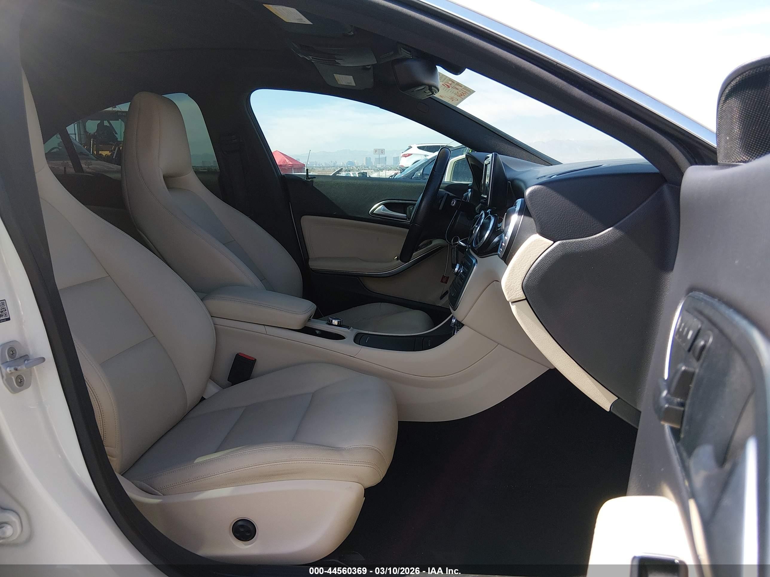 2014 Mercedes-benz Cla 250 Белый vin: WDDSJ4EB3EN103596