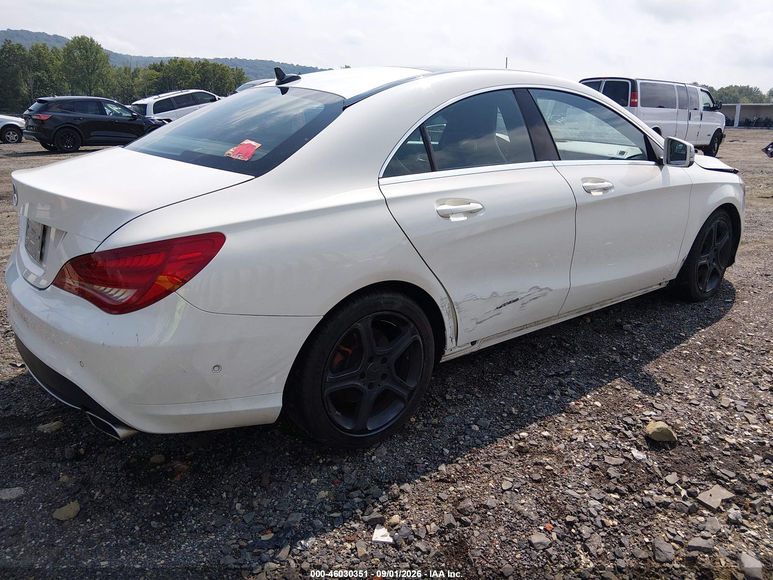 2014 Mercedes-benz Cla 250 White vin: WDDSJ4EB3EN105140