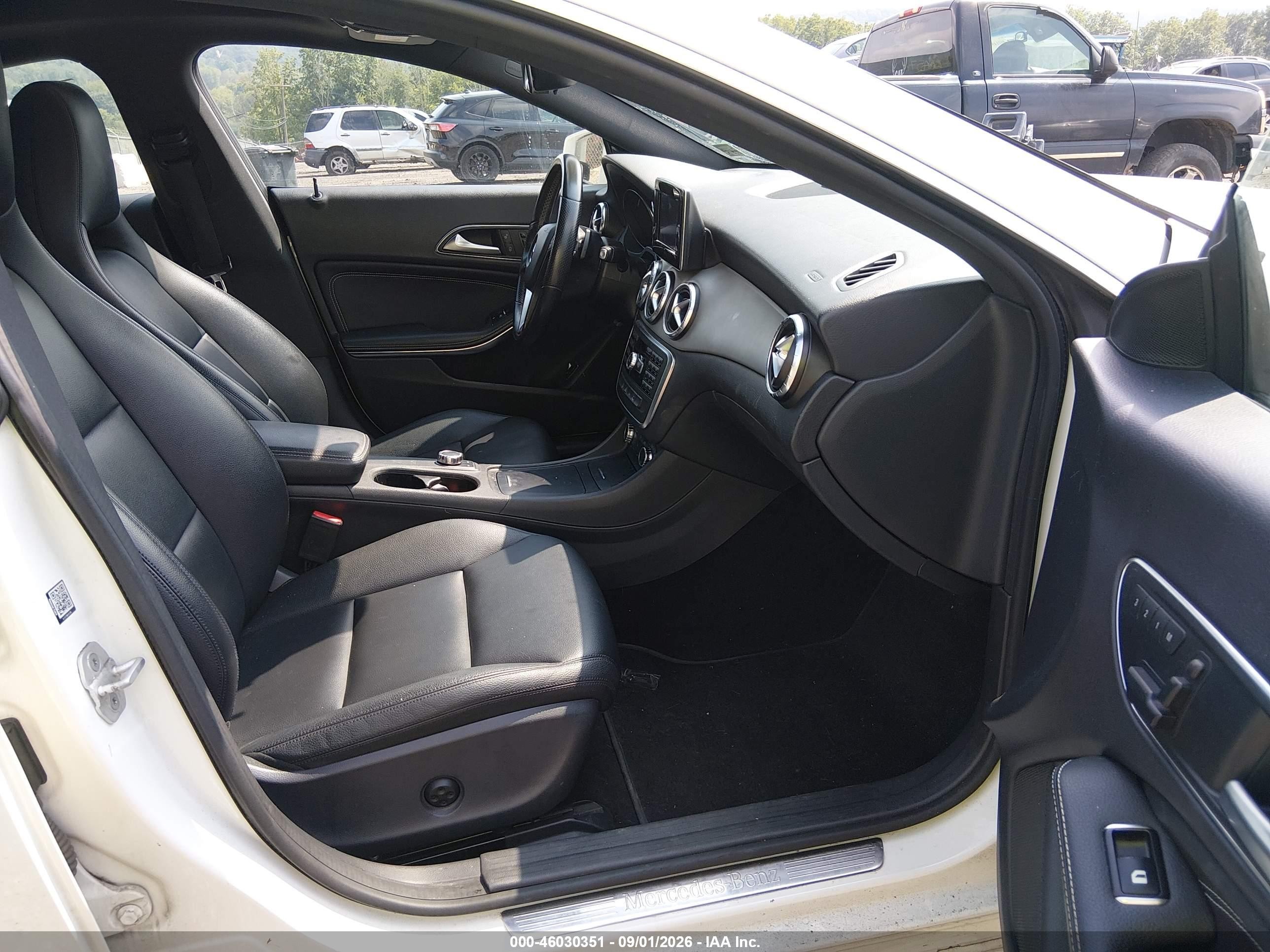 2014 Mercedes-benz Cla 250 White vin: WDDSJ4EB3EN105140