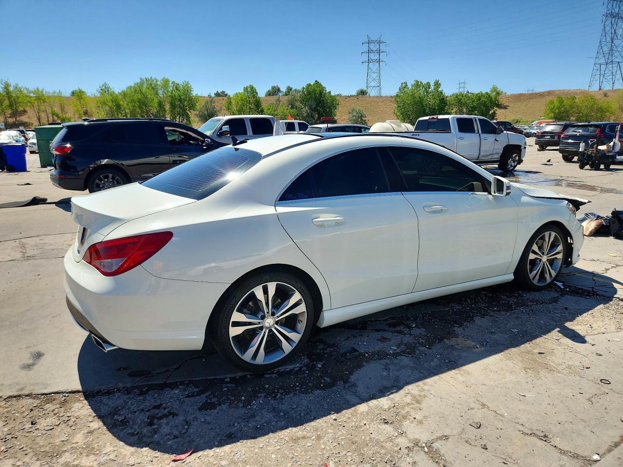 2014 Mercedes-benz Cla 250 White vin: WDDSJ4EB3EN128143