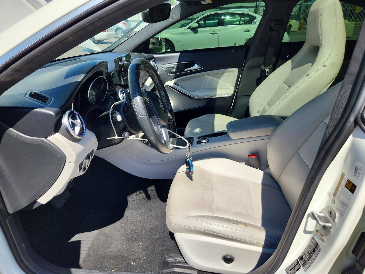 2014 Mercedes-benz Cla 250 White vin: WDDSJ4EB3EN128143