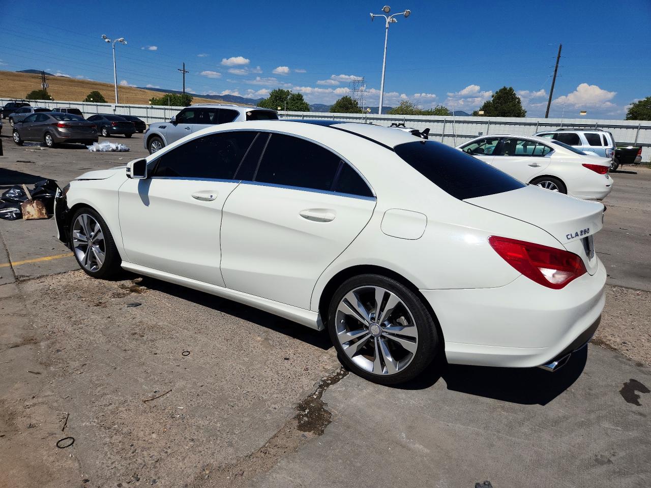 2014 Mercedes-benz Cla 250 White vin: WDDSJ4EB3EN128143