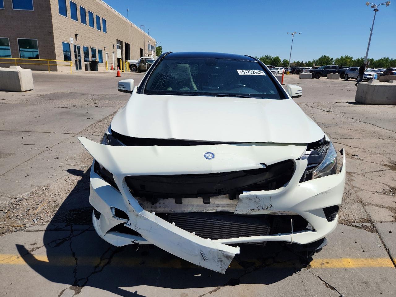 2014 Mercedes-benz Cla 250 White vin: WDDSJ4EB3EN128143