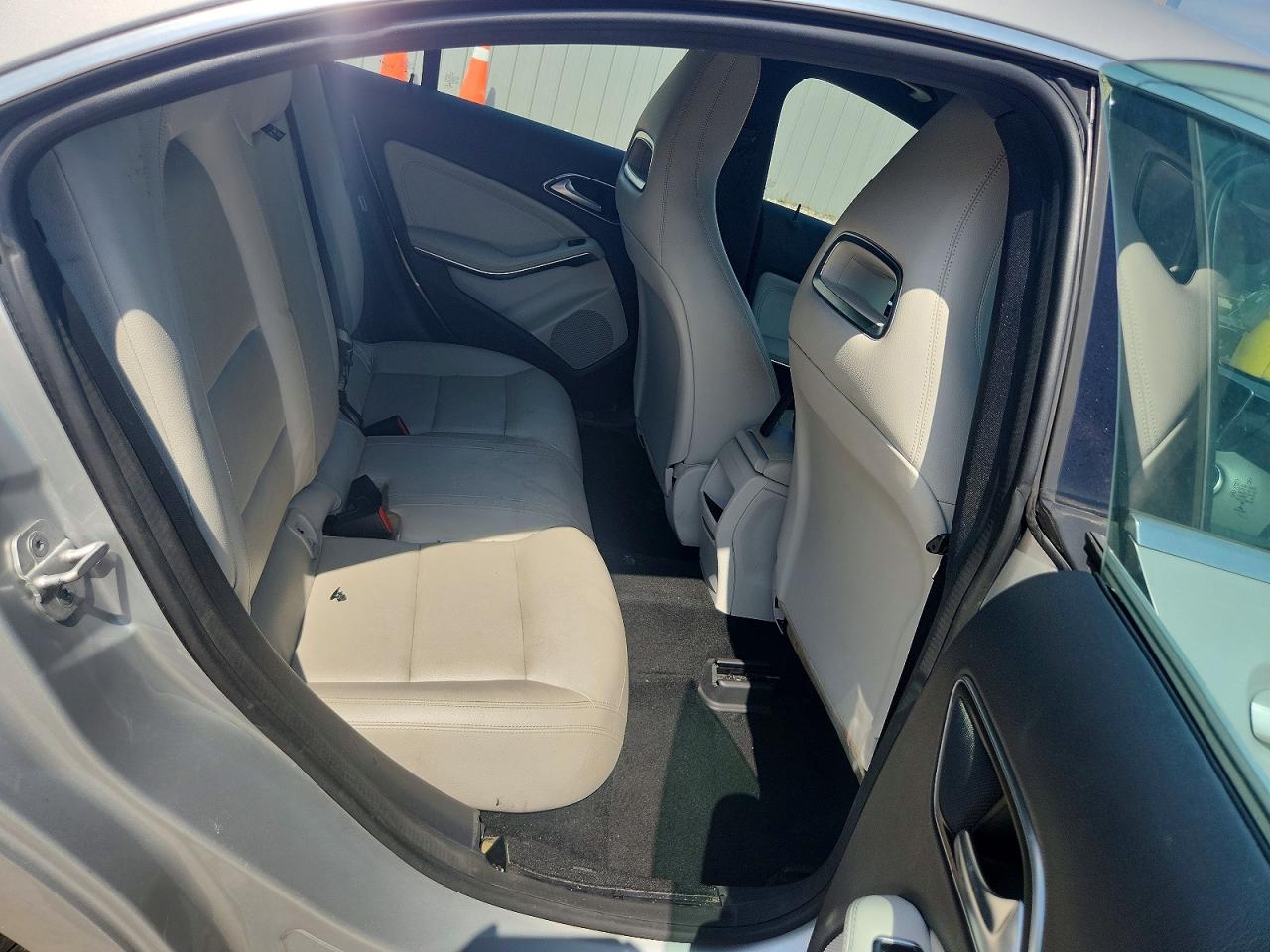2014 Mercedes-benz Cla 250 Silver vin: WDDSJ4EB3EN154676