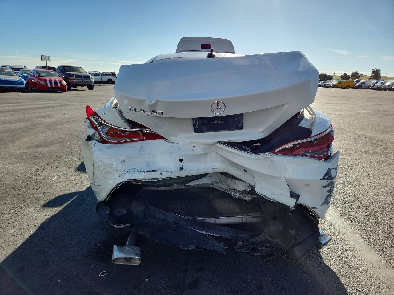 2014 Mercedes-benz Cla 250 White vin: WDDSJ4EB3EN157108