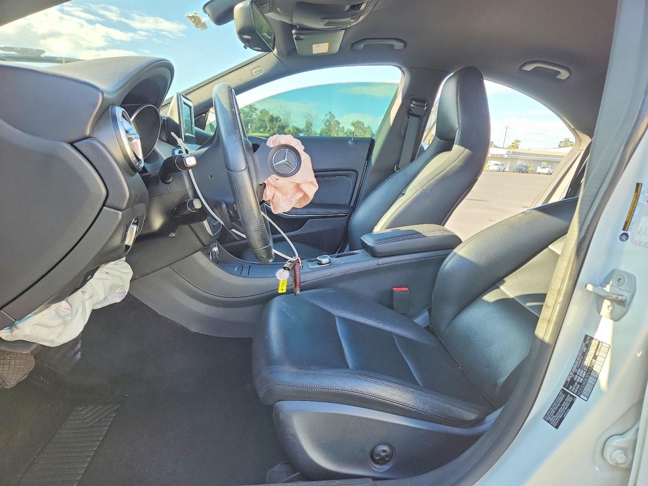 2014 Mercedes-benz Cla 250 White vin: WDDSJ4EB3EN157108