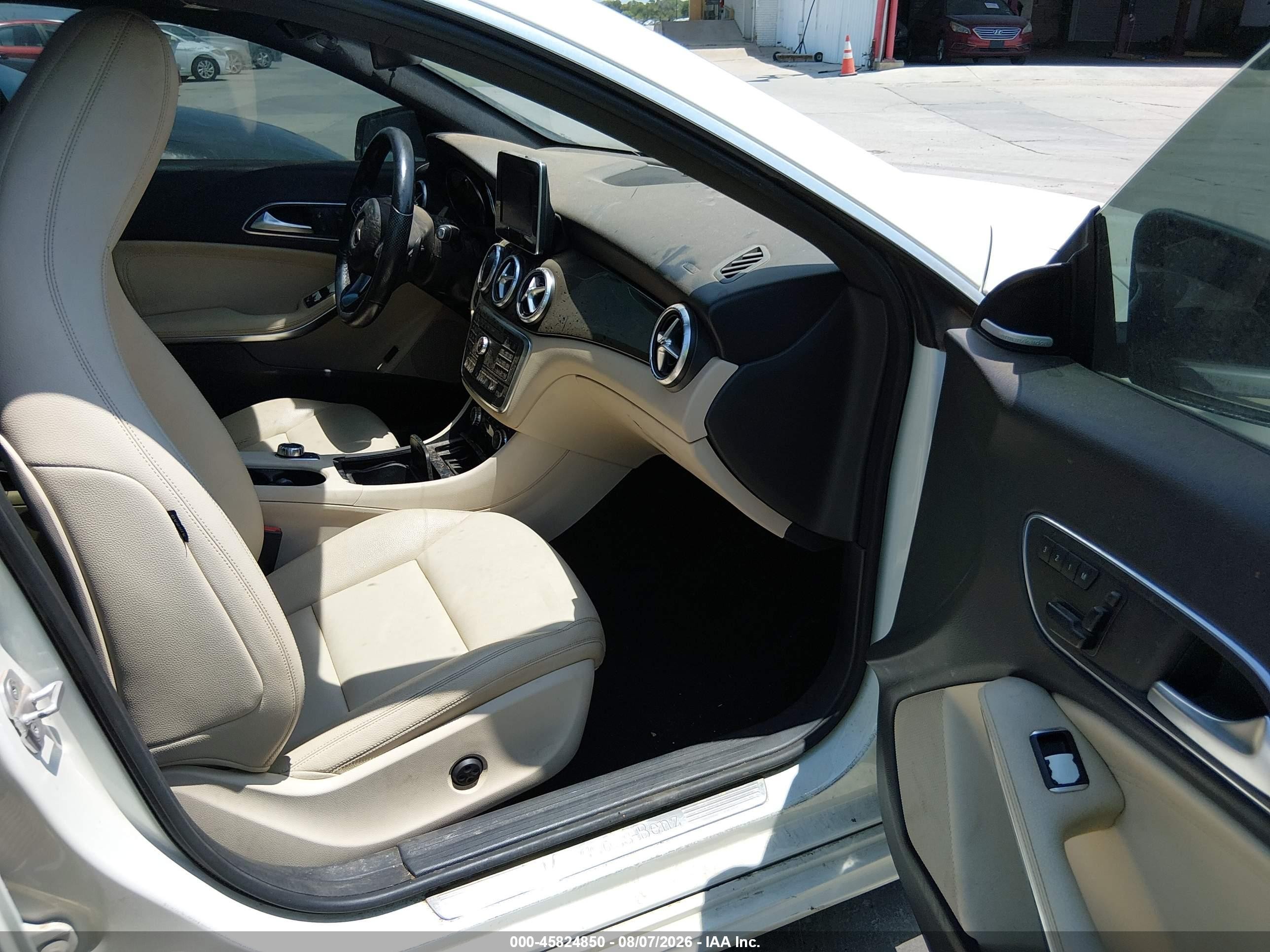 2015 Mercedes-benz Cla 250   Champagne vin: WDDSJ4EB3FN171107