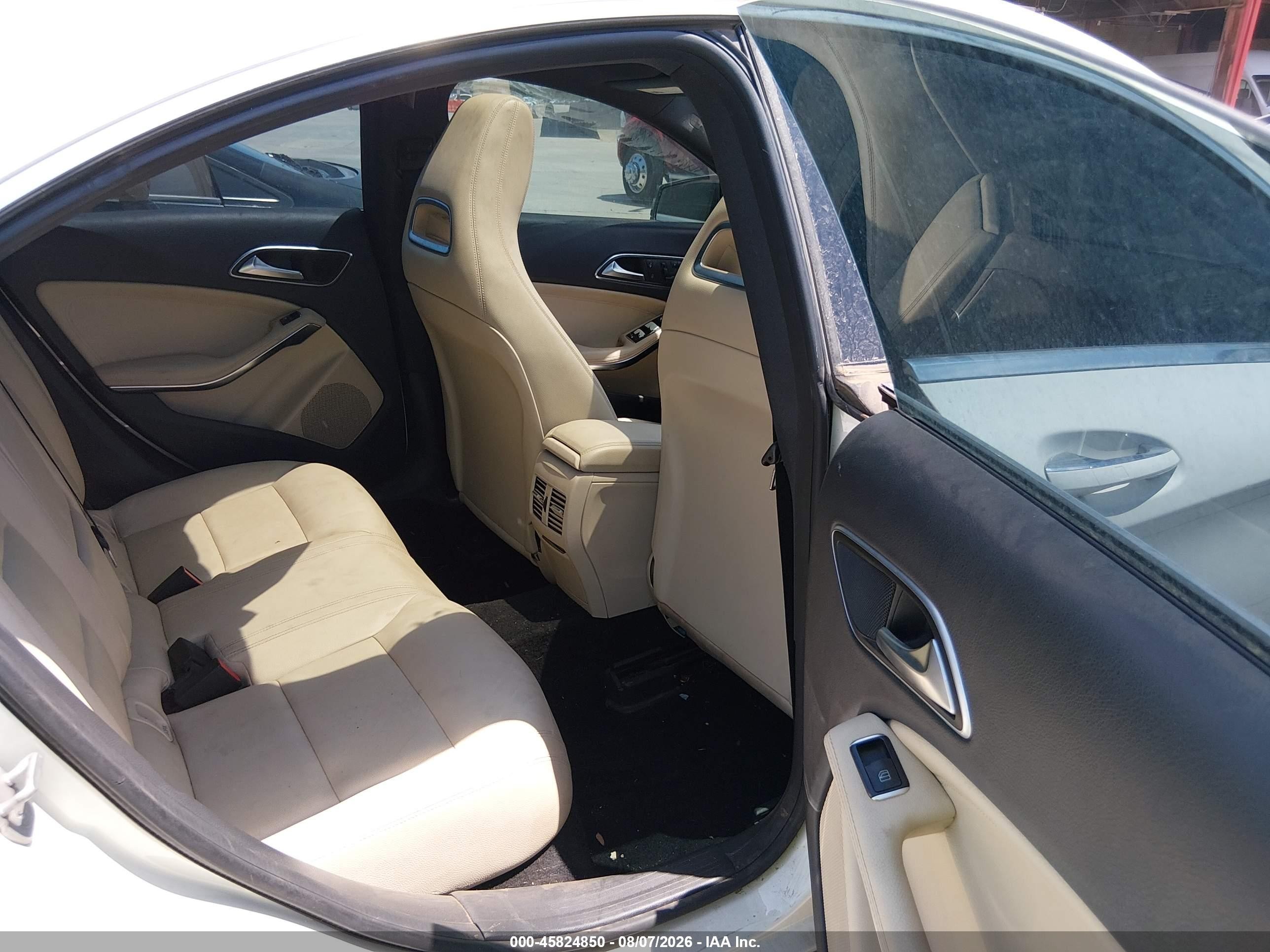 2015 Mercedes-benz Cla 250   Champagne vin: WDDSJ4EB3FN171107