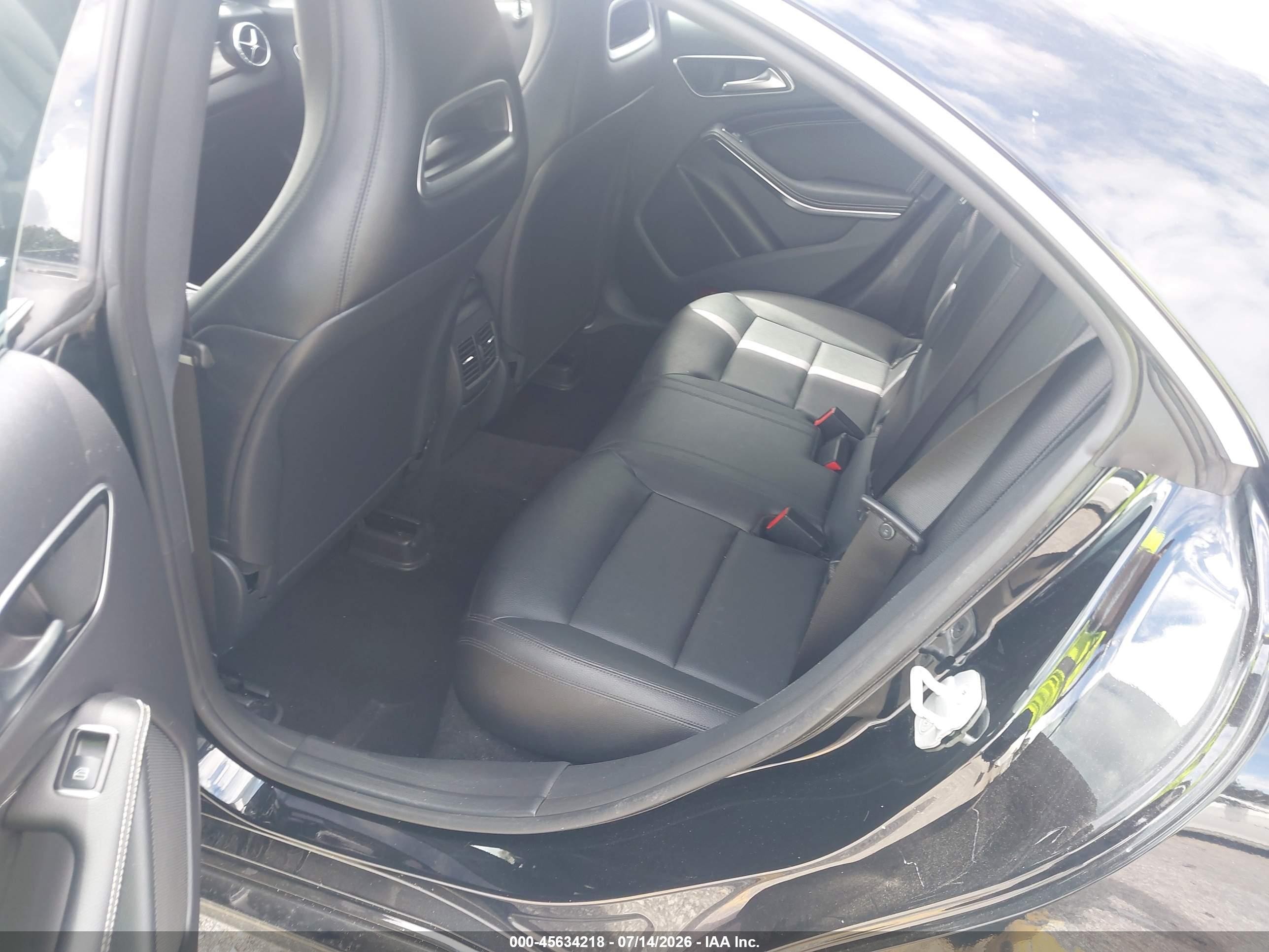 2015 Mercedes-benz Cla 250   Black vin: WDDSJ4EB3FN171561