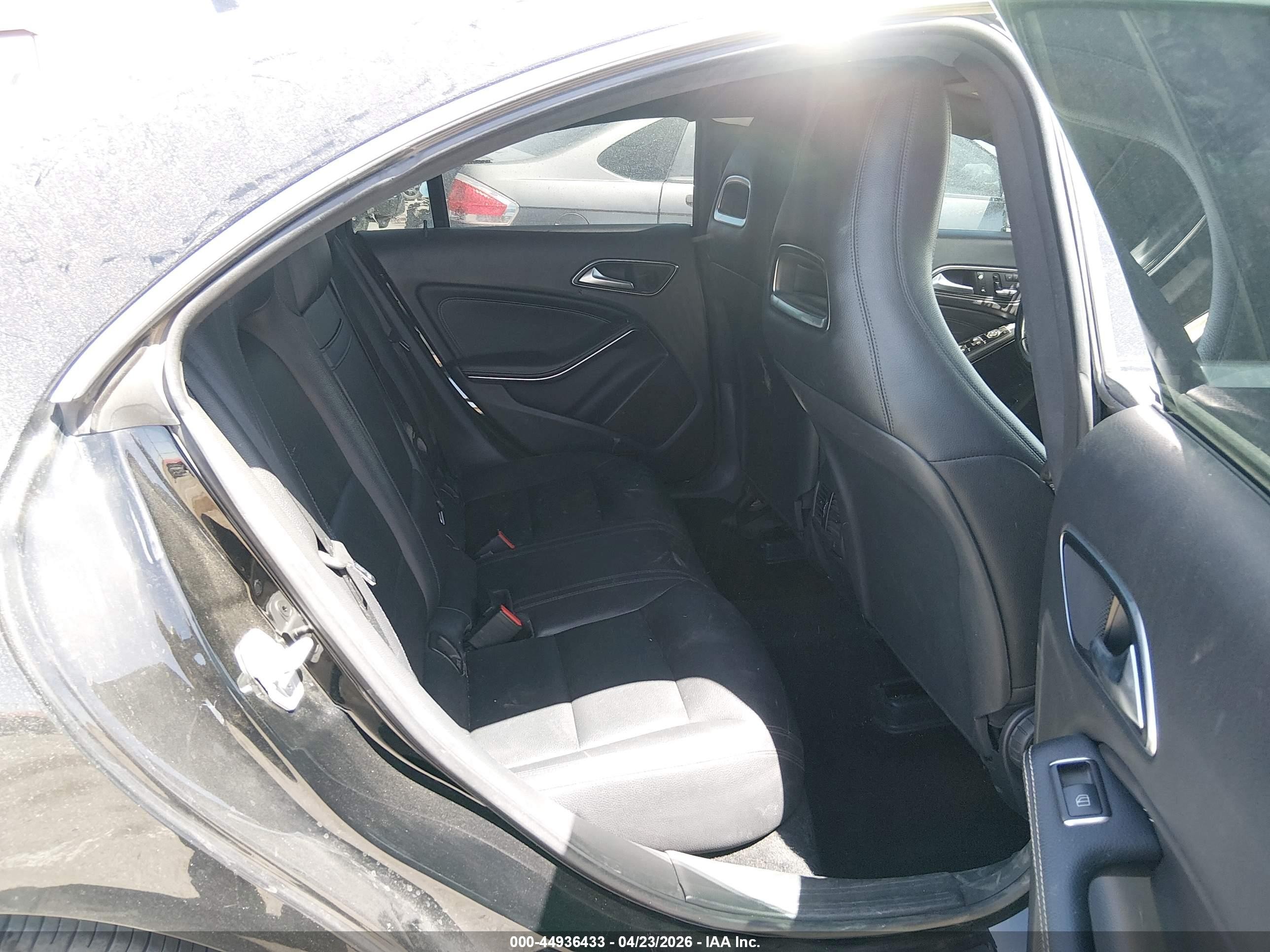 2015 Mercedes-benz Cla 250   Черный vin: WDDSJ4EB3FN283602