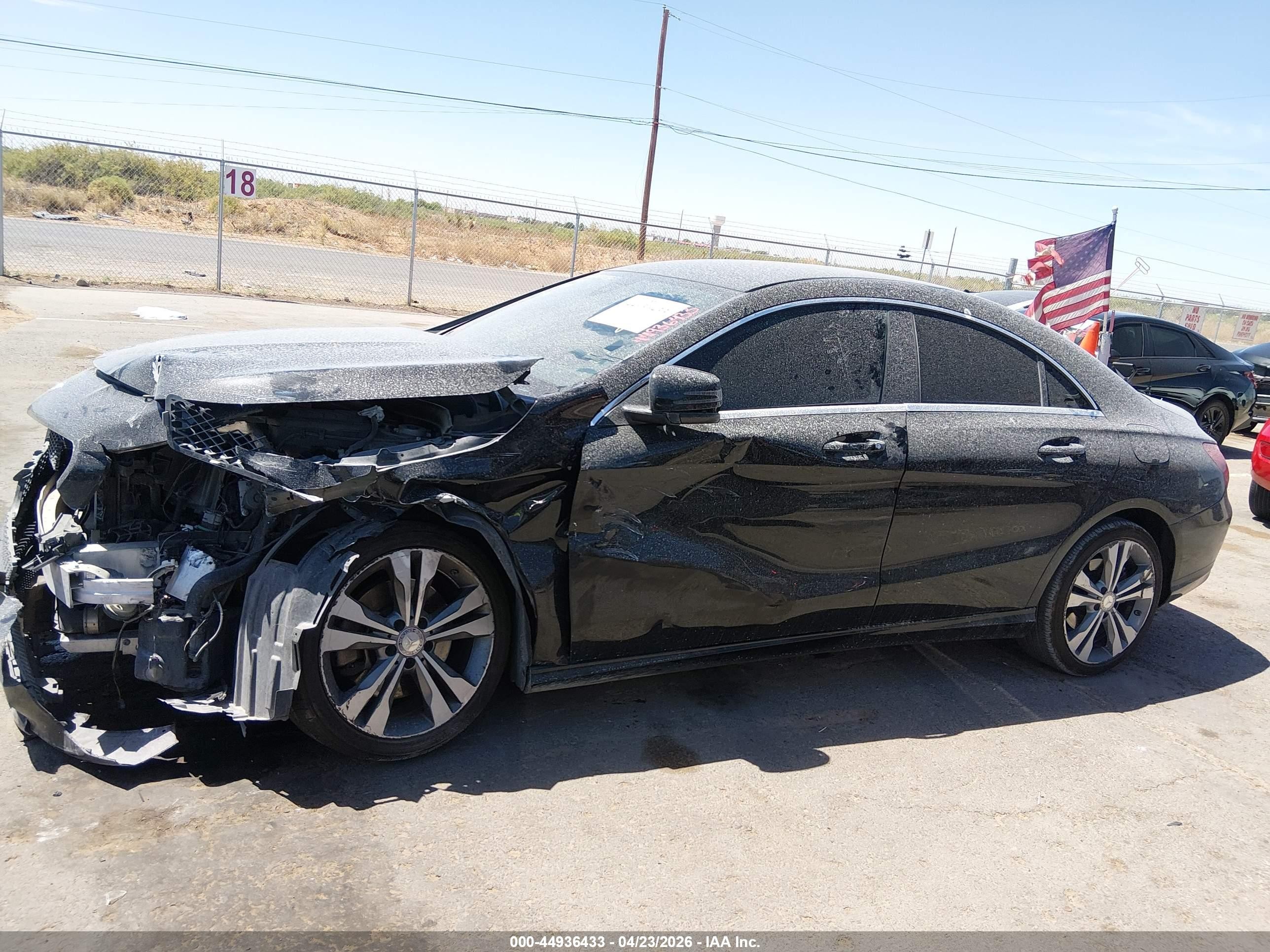 2015 Mercedes-benz Cla 250   Черный vin: WDDSJ4EB3FN283602