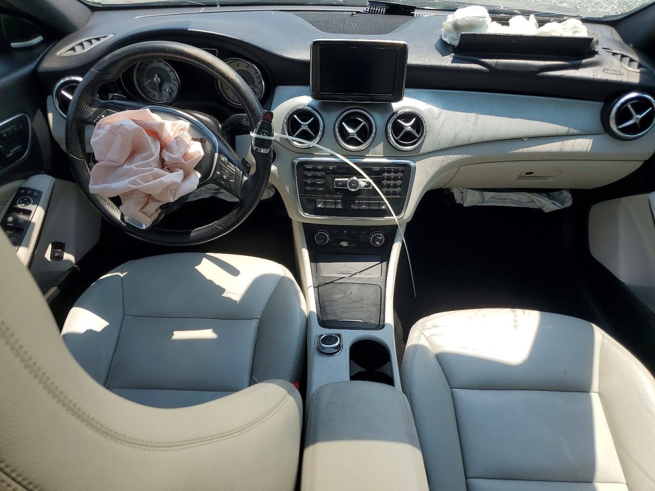2014 Mercedes-benz Cla 250 Silver vin: WDDSJ4EB4EN033493