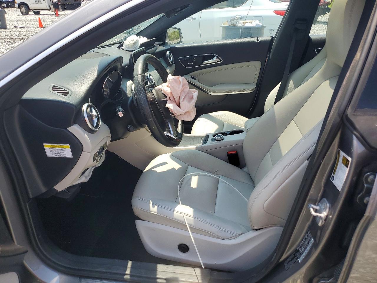 2014 Mercedes-benz Cla 250 Silver vin: WDDSJ4EB4EN033493