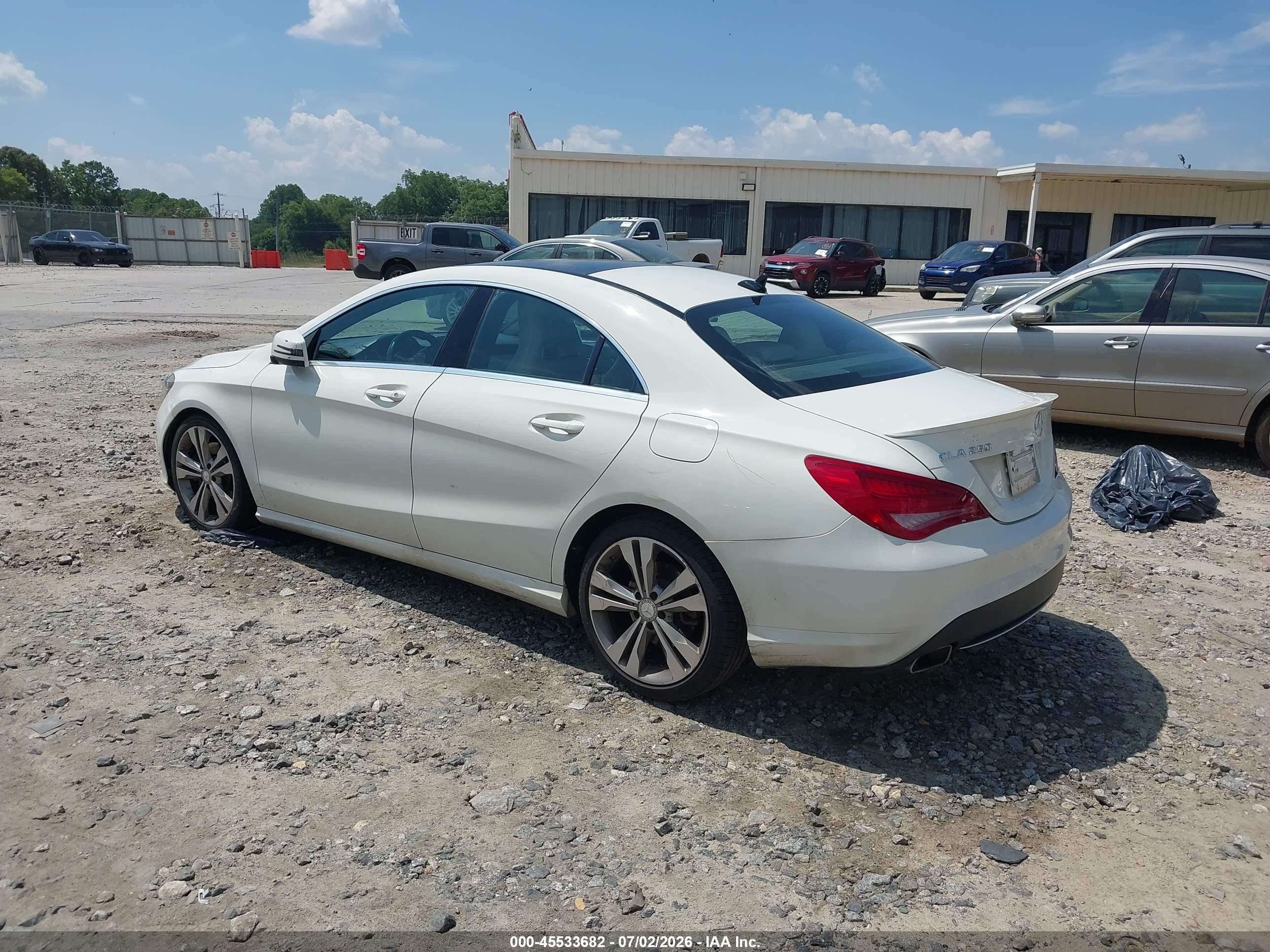 2014 Mercedes-benz Cla 250   White vin: WDDSJ4EB4EN040041