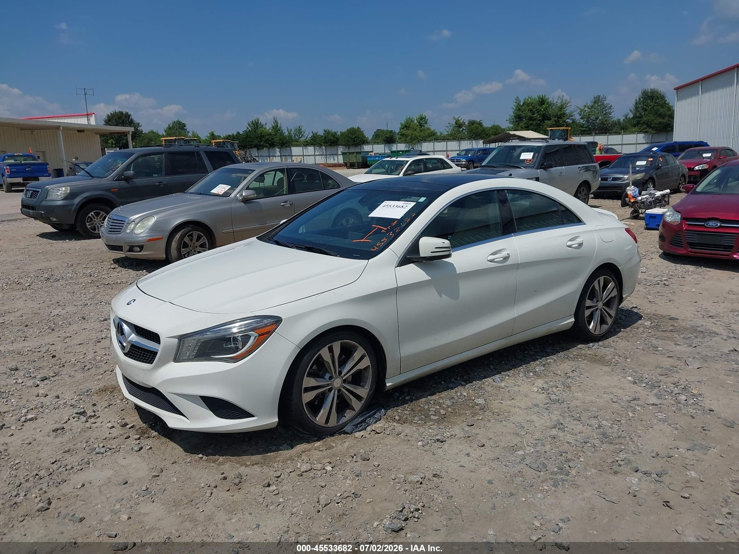 2014 Mercedes-benz Cla 250   White vin: WDDSJ4EB4EN040041